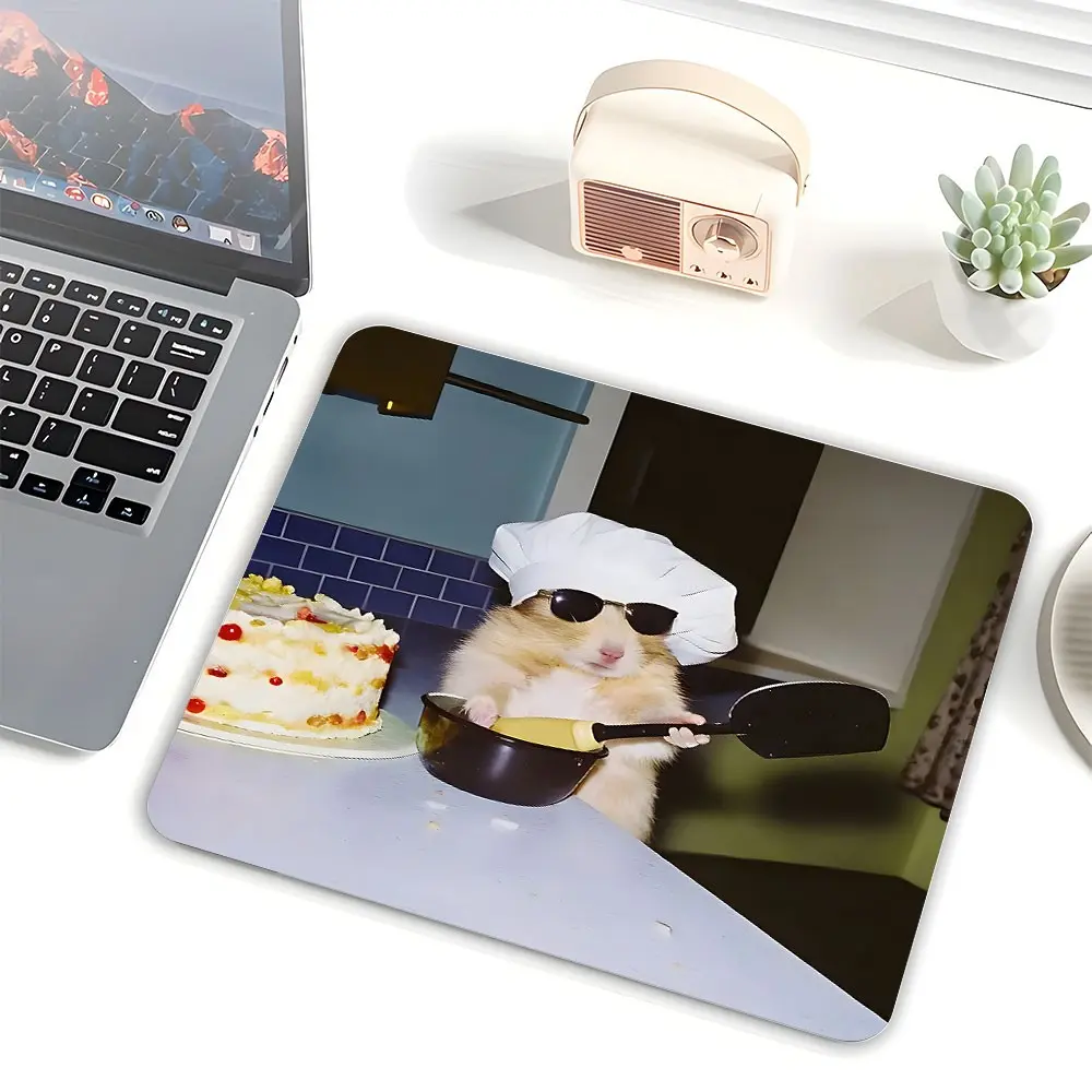Cute Baking Hamster Square Mouse Pad, Stitched Lockedge Rubber Anti-Slip Protective Desk Mat, Perfect for Office Workers, Gamers & Home Desktop Decoration Gift for Small Animal Lovers