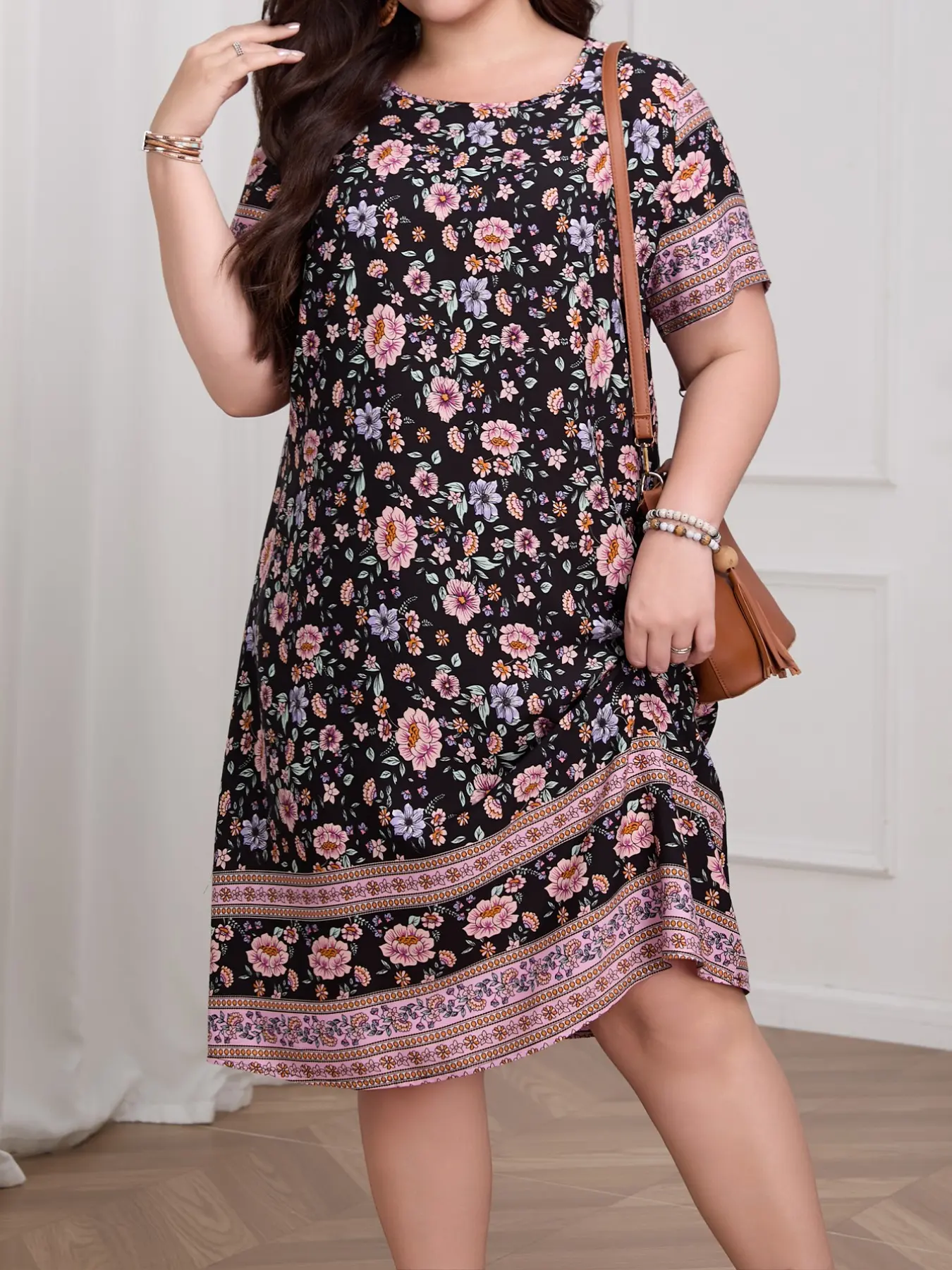 Plus Size Boho Floral Print Midi Dress, Short Sleeve Round Neck Loose Fit, Ethnic Trimmed Hem Casual Knee-Length Dress, Summer Daily Wear