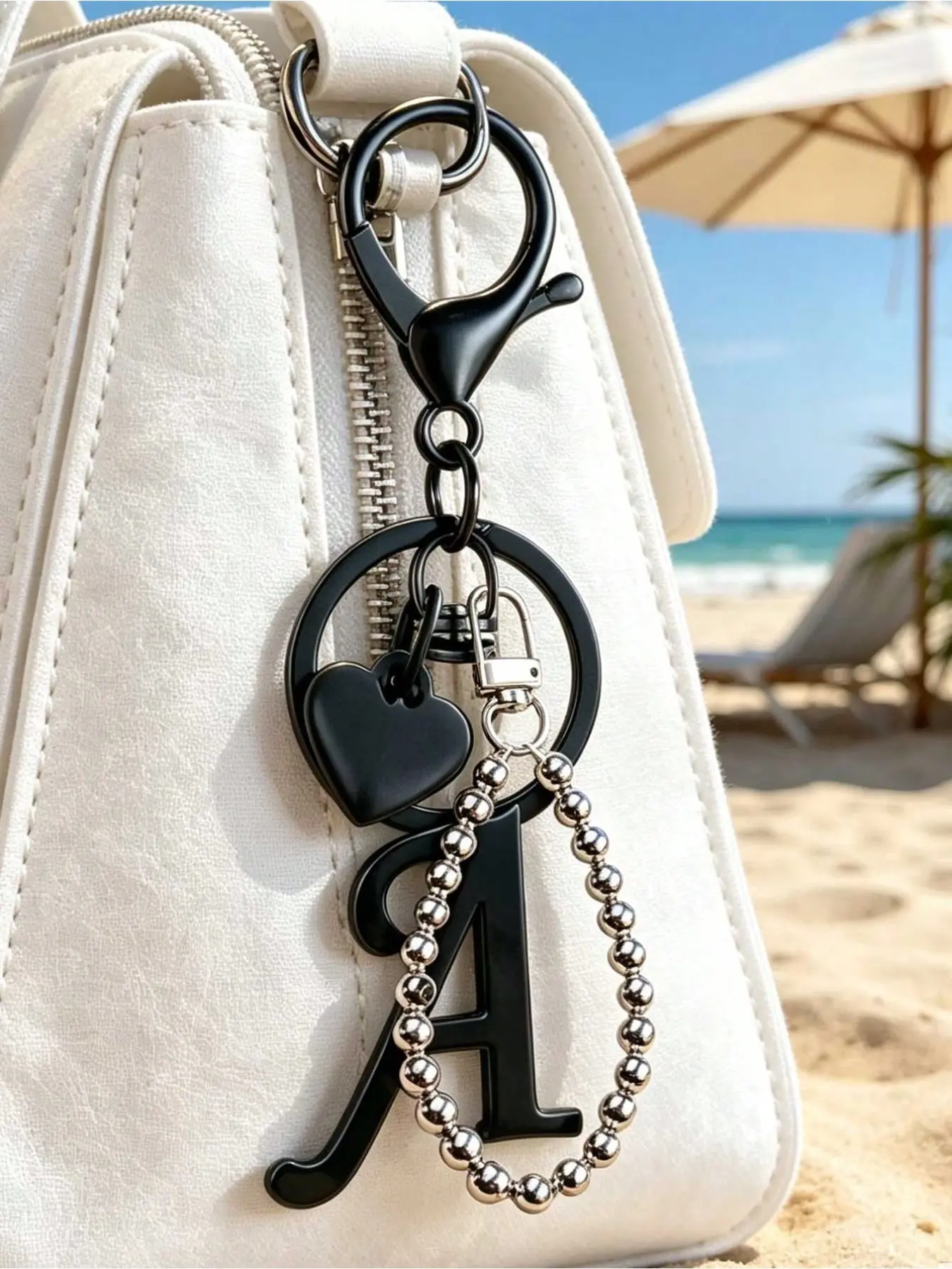 Black stainless steel A-Z heart-shaped letter keychain, stylish alloy keychain with trendy black A-Z letters, comes with a heart pendant and silver bead chain | Bohemian style letter bag charm