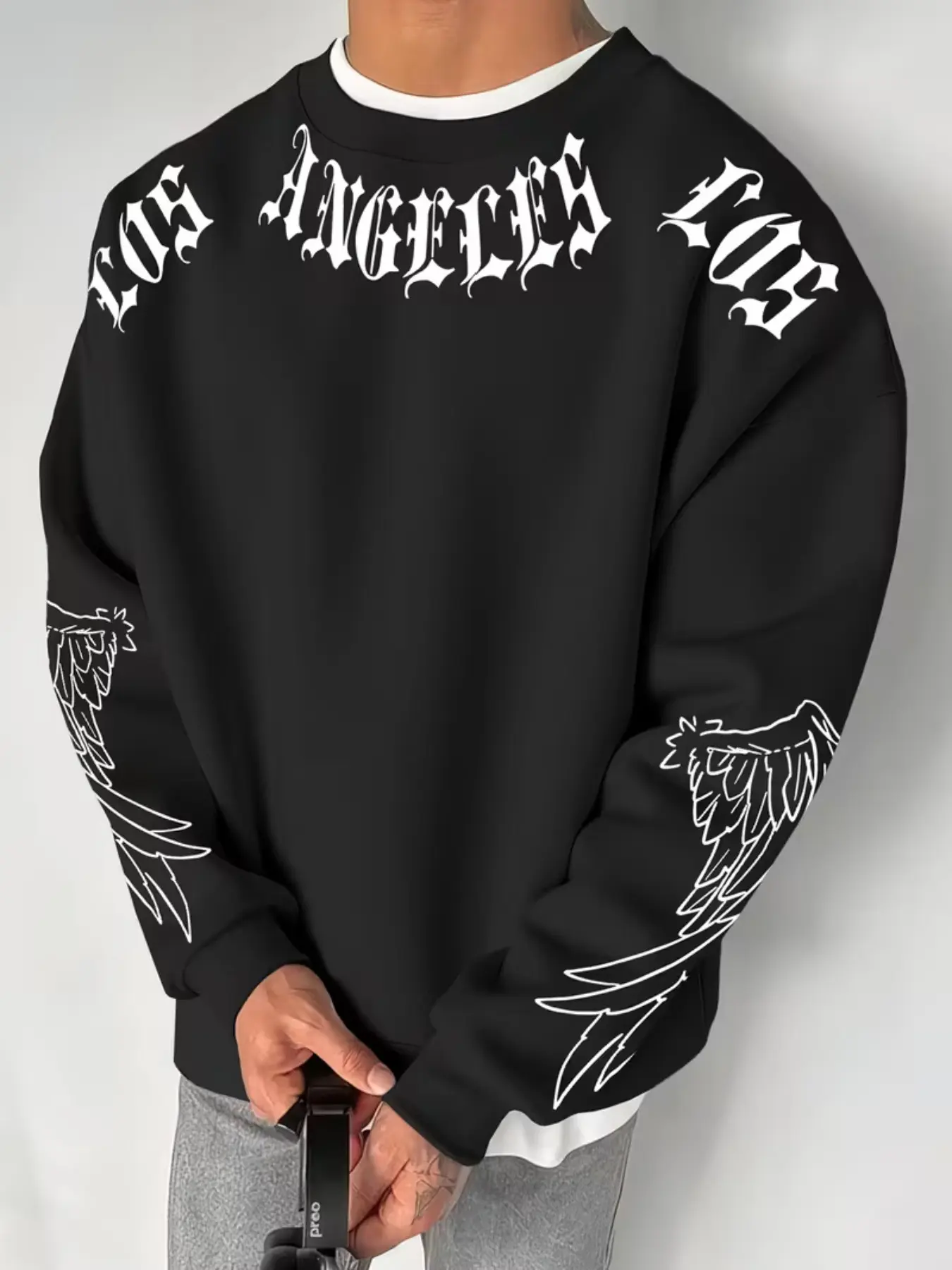 Men's Gothic Script Round Neck Sweatshirt, Casual Streetwear Long Sleeve Top, Fall & Winter Fashion, Hip Hop Style, Fitted Design