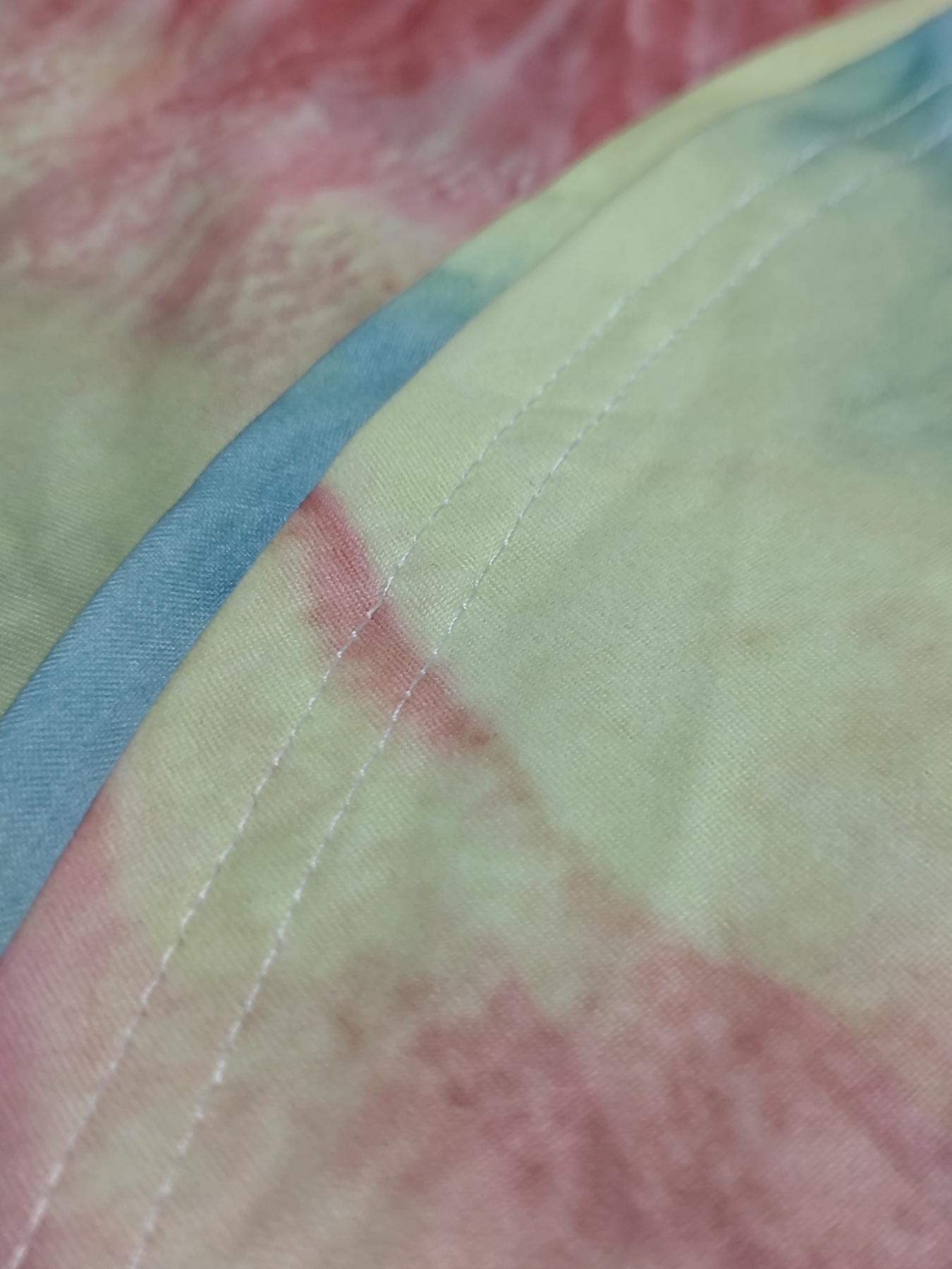【Plus Size】 Women's Tie Dye Print Asymmetrical Hem Ripped Pocket Knit Tee, Plus Casual Short Sleeve V Neck T-Shirt for Summer, Women's Plus Clothing for Daily Wear