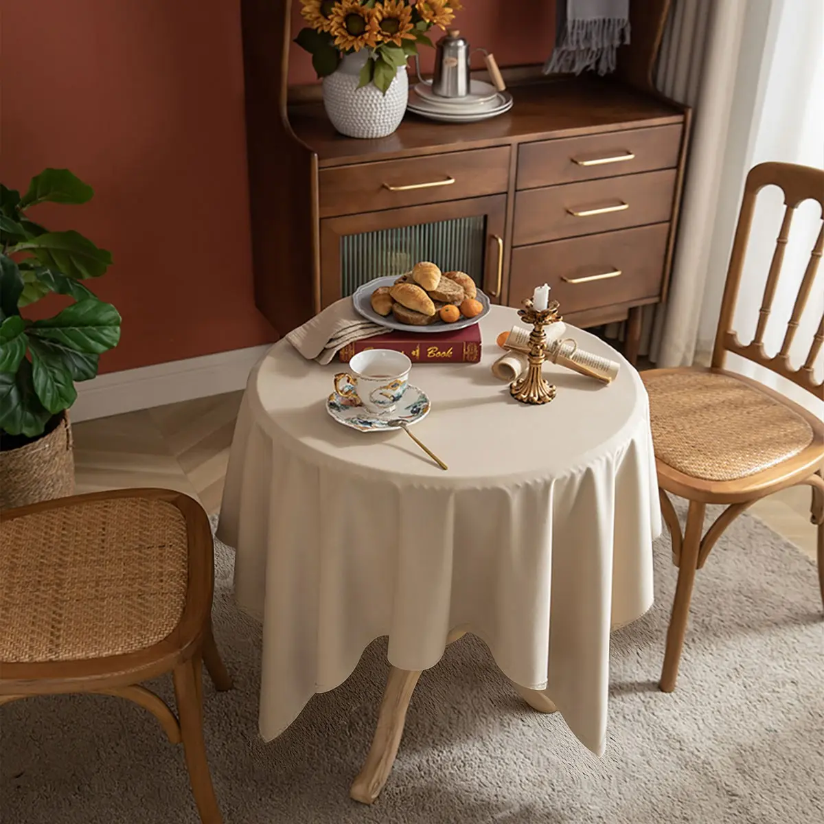 Pure Round Tablecloth, Cozy Rural Style, Soft Wrinkle-Resistant, Ideal for Home Small Round Tables and Banquets
