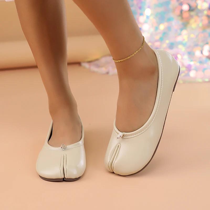 Comfortable Tabi Split Toe Ballet Flats - Ruffled Mary Jane Shoes Pig Hoof Shape Casual Wear