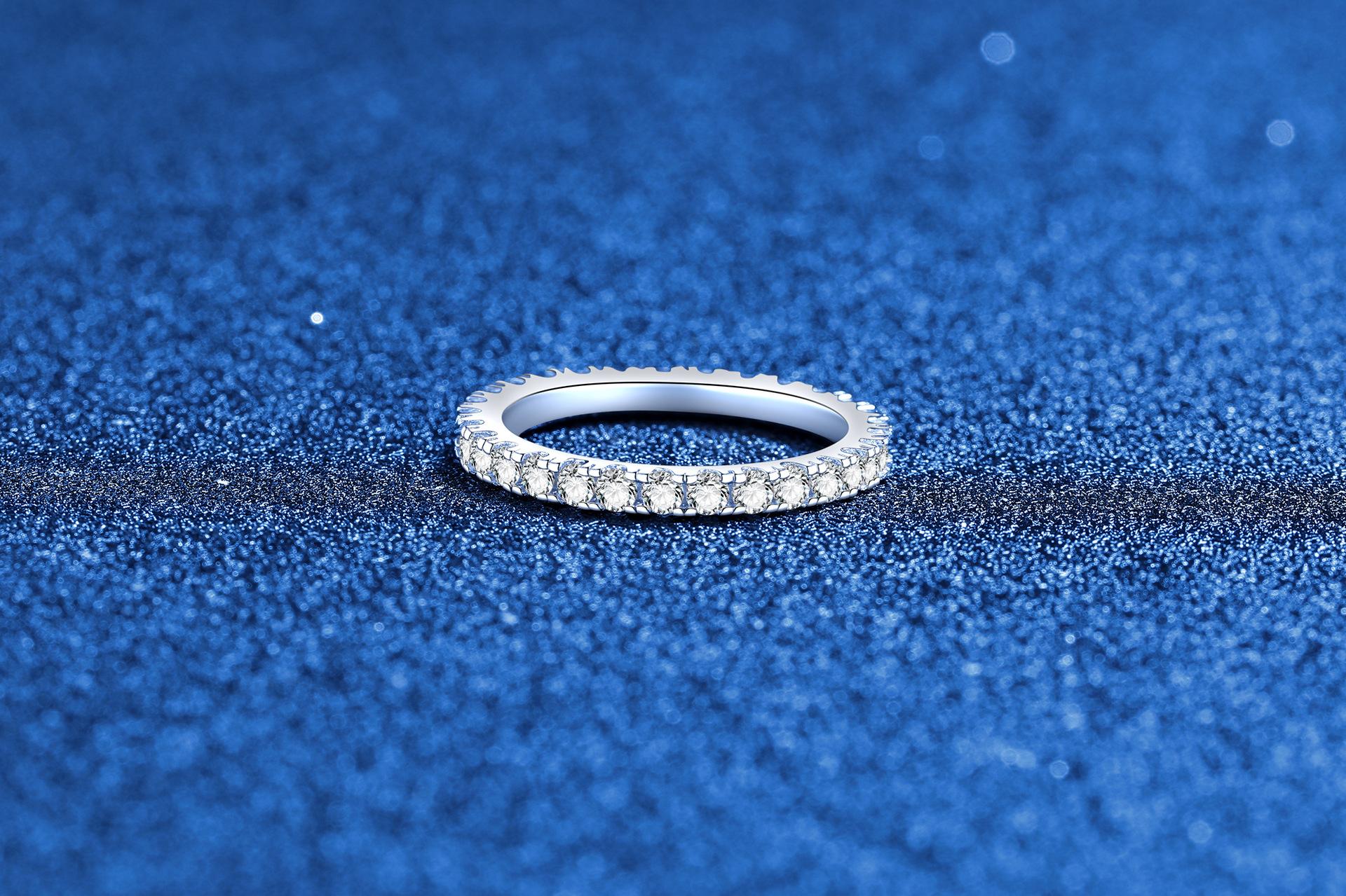 S925 Sterling Silver Ring - Set with Moissanite for Dazzling Brilliance| Wearable Everyday| Understated Luxury Style| Circular Design, Showcasing a Distinctive Niche Aesthetic