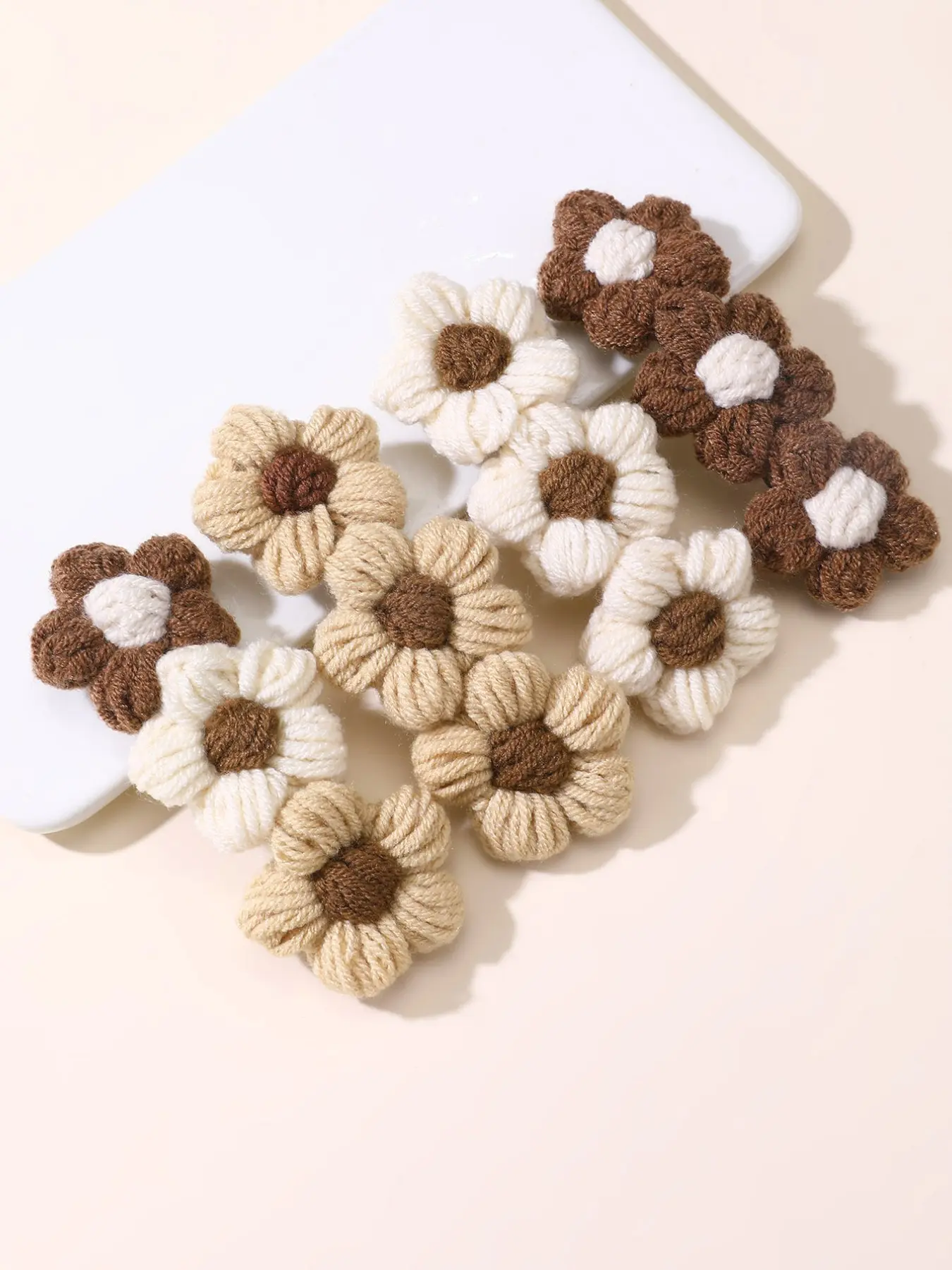 Handmade Knitted Floral Hair Clips Set, 4-Piece Elegant Flower Hair Accessories, Vintage Marled Design, All-Season Hair Styling