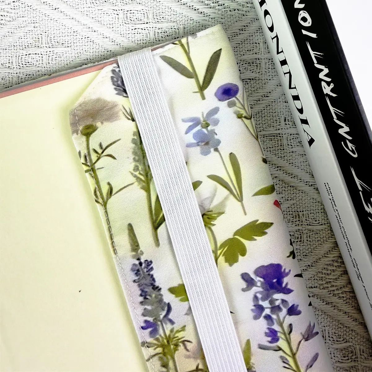 New A5 Notebook Cover Upgrade, Adjustable Wildflower Style Fabric Book Jacket, Durable Washable Reusable, Office & School Supplies, Office Accessories, Gift Idea