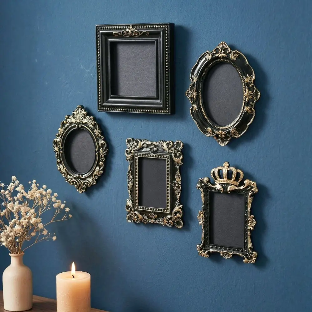 1 PC Vintage Baroque Mini Resin Photo Frames, Black‑Gold Carved Antique Empty Frame Ornaments, Versatile DIY Shooting Props, Retro Wall Hanging Decor for Flat Lay Photography & Room Aesthetic Decoration, Picture Frame