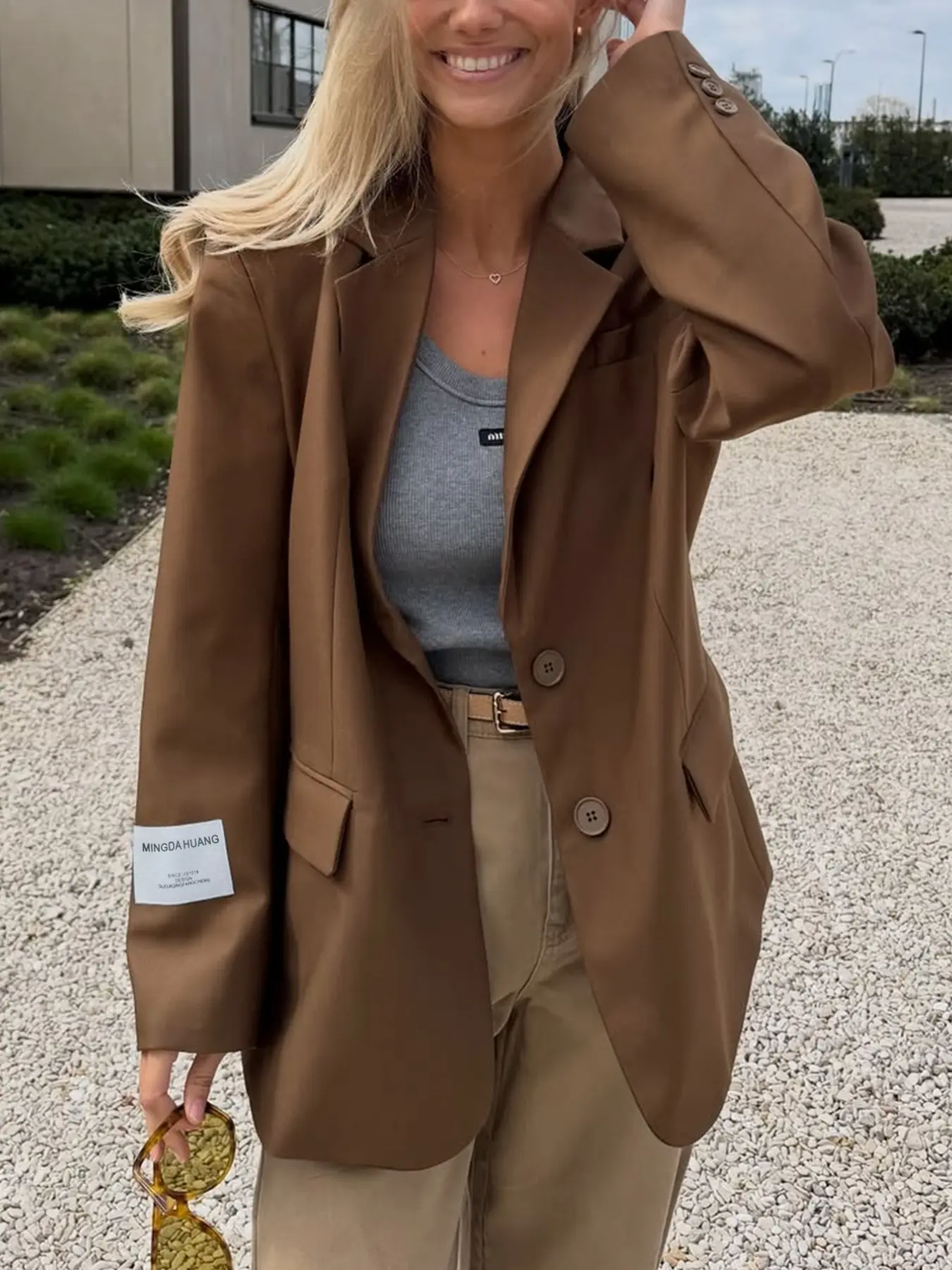 Elegant Oversized Brown Suit Jacket, Loose Fit Notched Lapel Two Button Blazer with Sleeve Tag