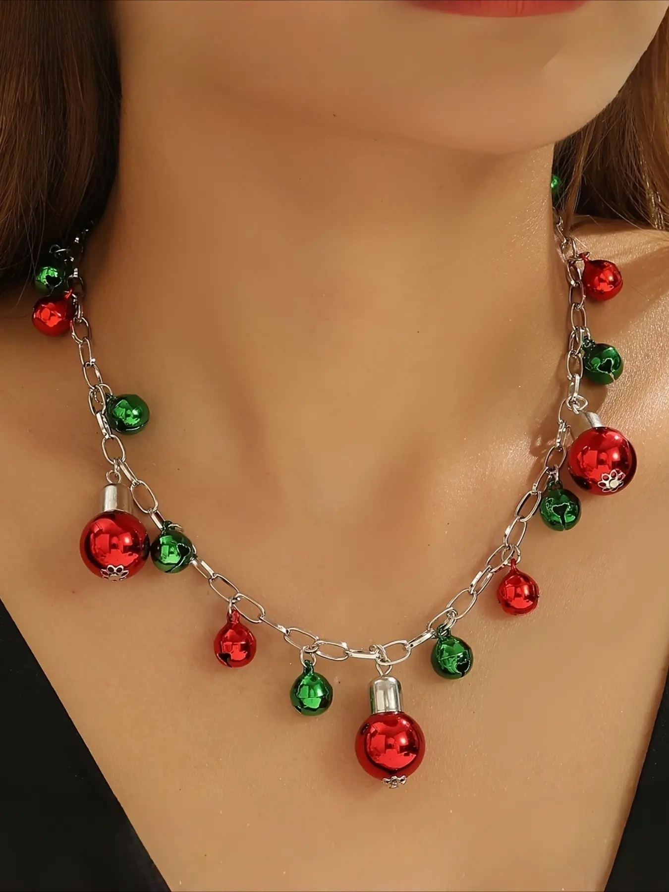 1pc Festive Christmas Necklace for Women - Sparkling Red & Green Ornaments, -Resistant Plating, Classic Design with Bell & Star Charms, Perfect Gift for Holiday Celebrations, Holiday Gift Item|Sparkling Ornament Necklace|Durable Plating, Christmas Jewelry