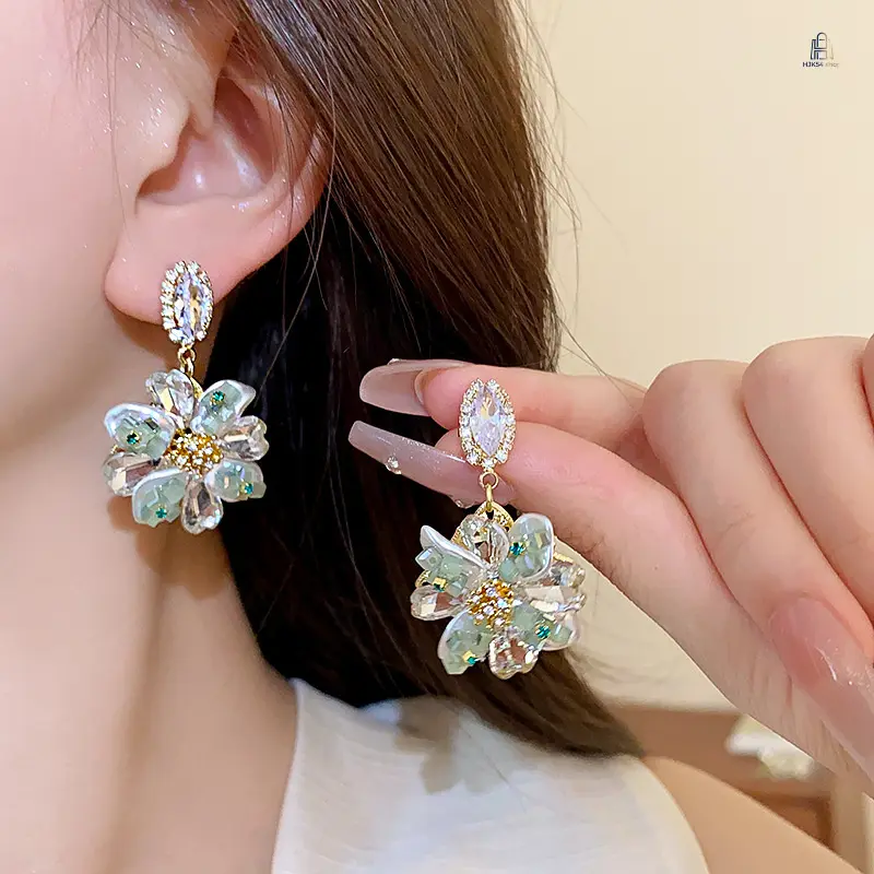 Women's Dangling Drop Earrings, Light Luxury Trendy Alloy Metal Jewelry with Silver Needle, Rhinestone Floral Motif Oval Design, Skin-Friendly Lightweight Female Wear for Daily Events, All-Match Summer Ear Accessories