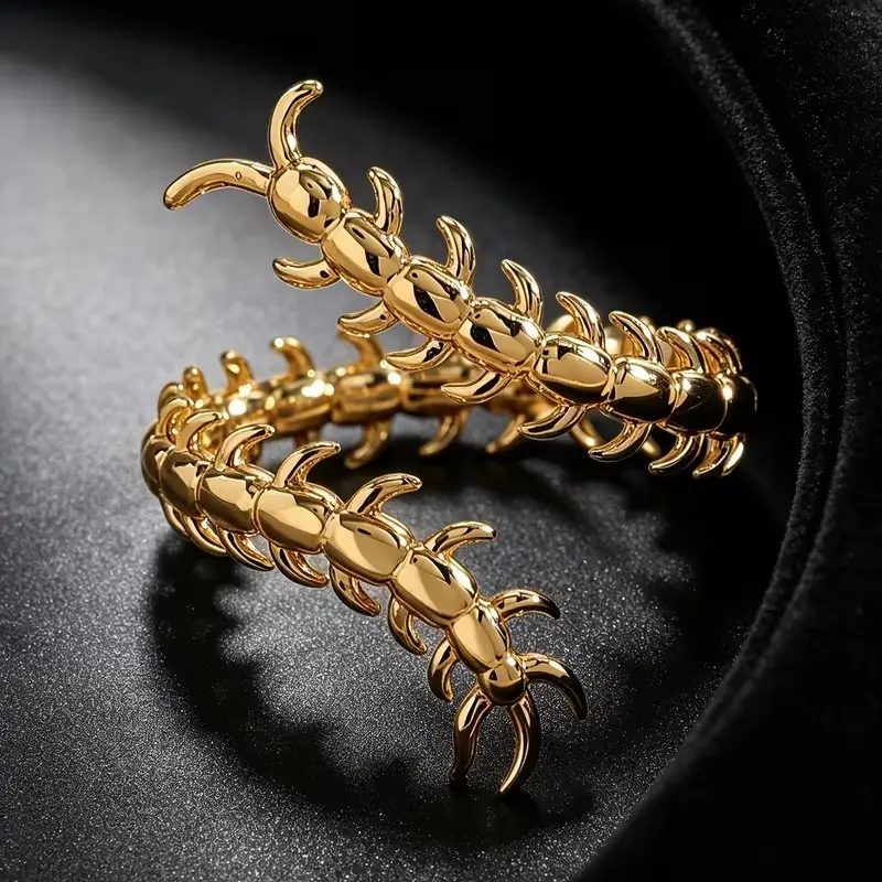 Unique Spider Ring Design, Gothic Hip Hop Style, Unisex Fashion Jewelry, Perfect Gift for Holidays, Trendy and Versatile