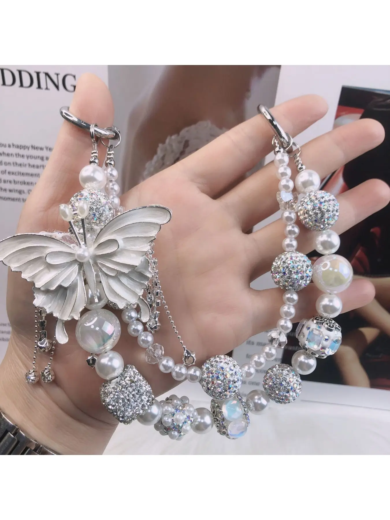 TikTok hot-selling new tassel butterfly phone chain, cell phone charms, heavy-duty diamond-encrusted double-layer phone pendant, versatile bag chain, a birthday gift for a goddess, Phone Accessories