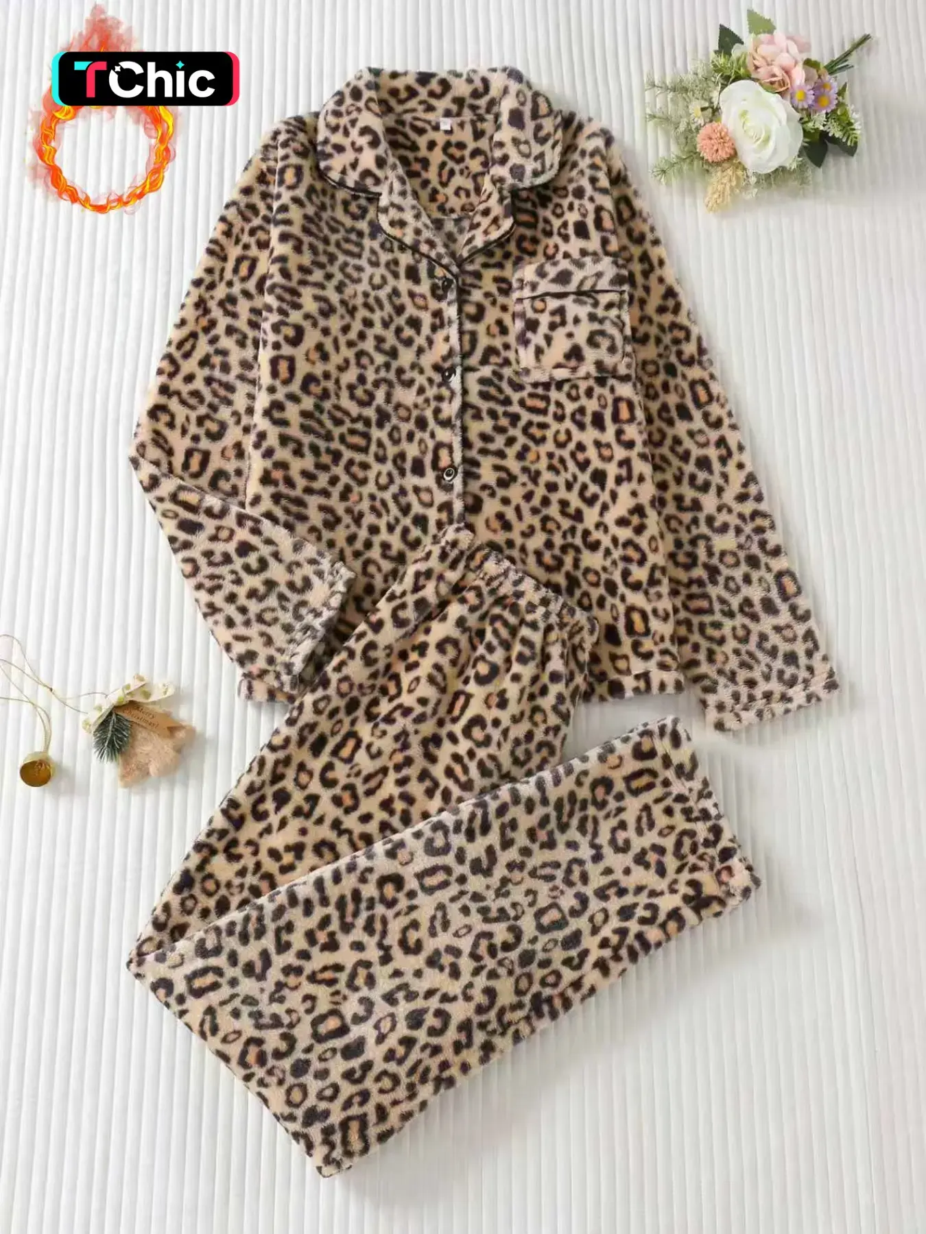 Women's Elegant Flannel Fitted Pajama Set, Loungewear Sets, Leopard Print Long Sleeve Button-Up Top & Comfortable Pants, Warm Winter Home Wear