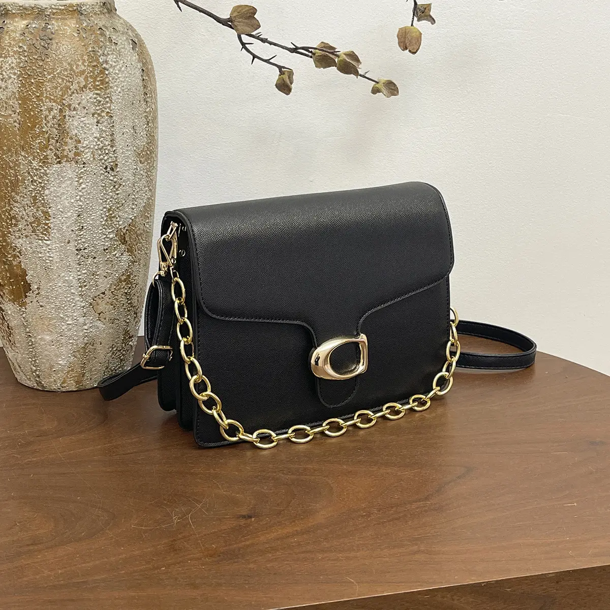 New single-shoulder small crossbody bag for women, chain quilted crossbody bag