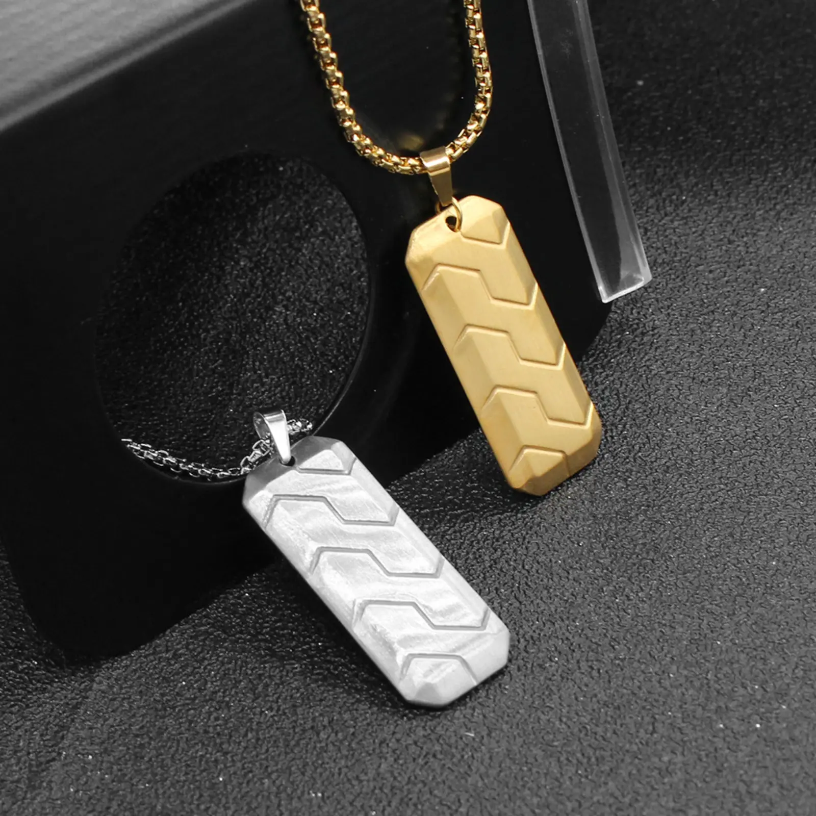 Men Tire Tread Dog Tag Pendant Necklace, Trending Geometric Embossed Stainless Steel Chain, Black Rectangle Textured Dog Tag Jewelry, Waterproof Streetwear Necklaces for Men Daily Gift
