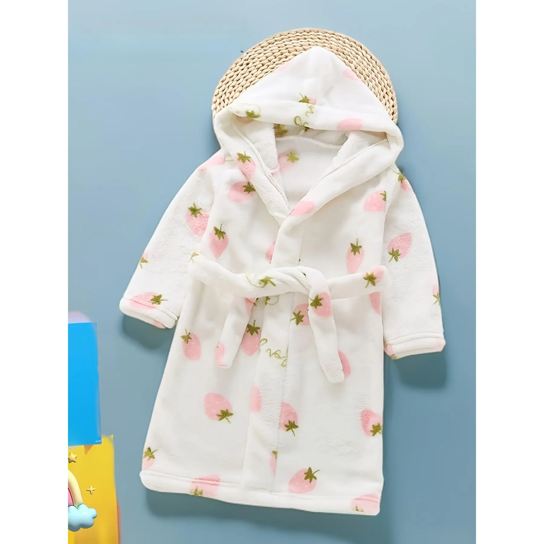 DM [Cozy Kimono Robe] Girls' White Hooded Strawberry Bathrobe Robe with Plush Hood & Belt - Pink Strawberry & Leaf Print All-Season Doll, Cozy Kimono for Party Outfit, Hand Washable Loose-Fit Children's Pajamas