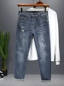 Men's Elastic Straight Leg Jeans, Light Wash Distressed Design, Leather Patch, Soft High Stretch Fabric, Rolled Hem, Streetwear Style