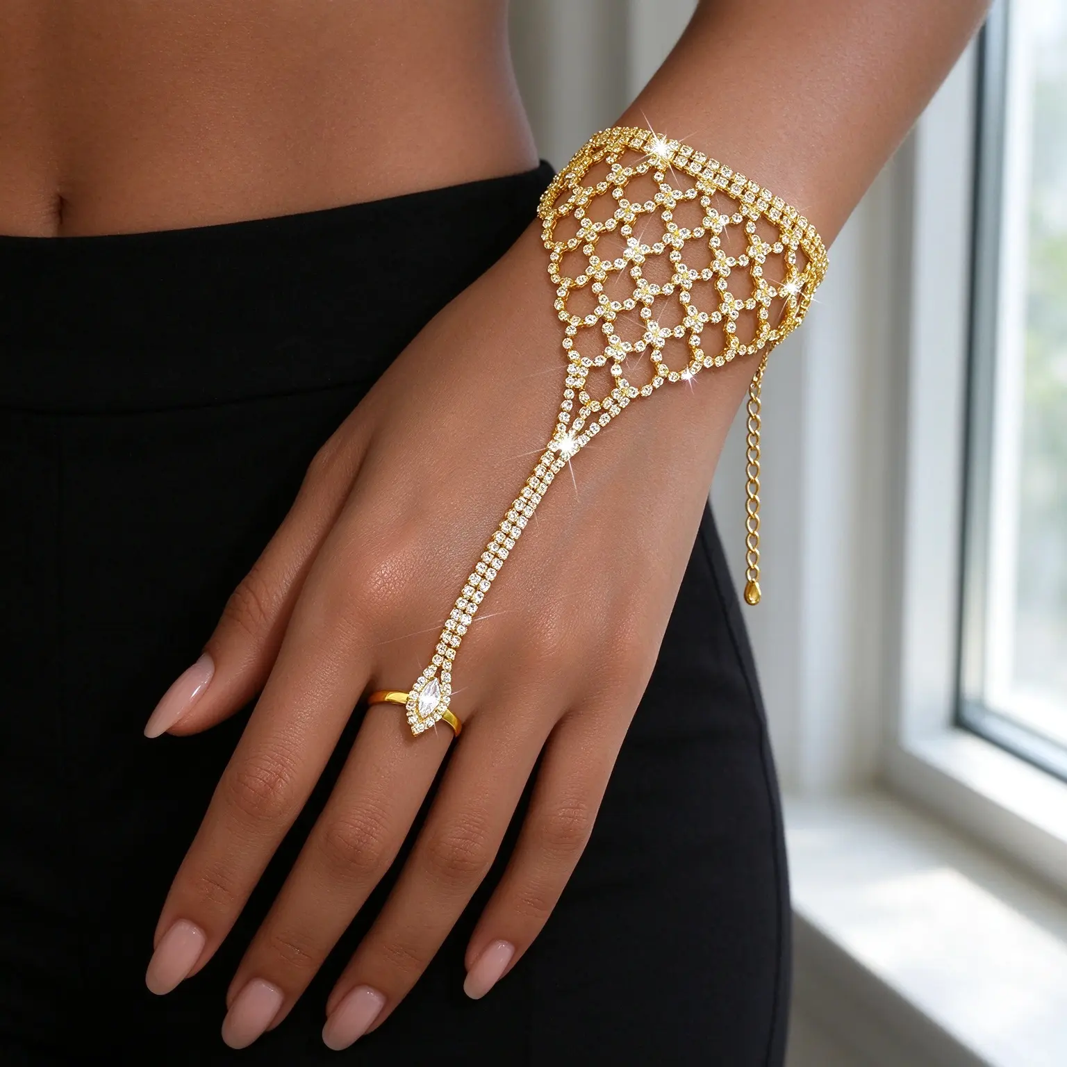 Elegant Grid Rhinestone Interlocking Bracelet, Simple Style Women's Party Vacation Design, Fashionable and Unique Hand Jewelry, Rhinestone Decorated Bangle, Rhinestone Bangle Bracelet, Fashion Bracelets