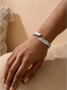 Vintage Feather Cuff Bracelet for Women | Adjustable Silver Open Bangle | Boho Fashion Jewelry Gift