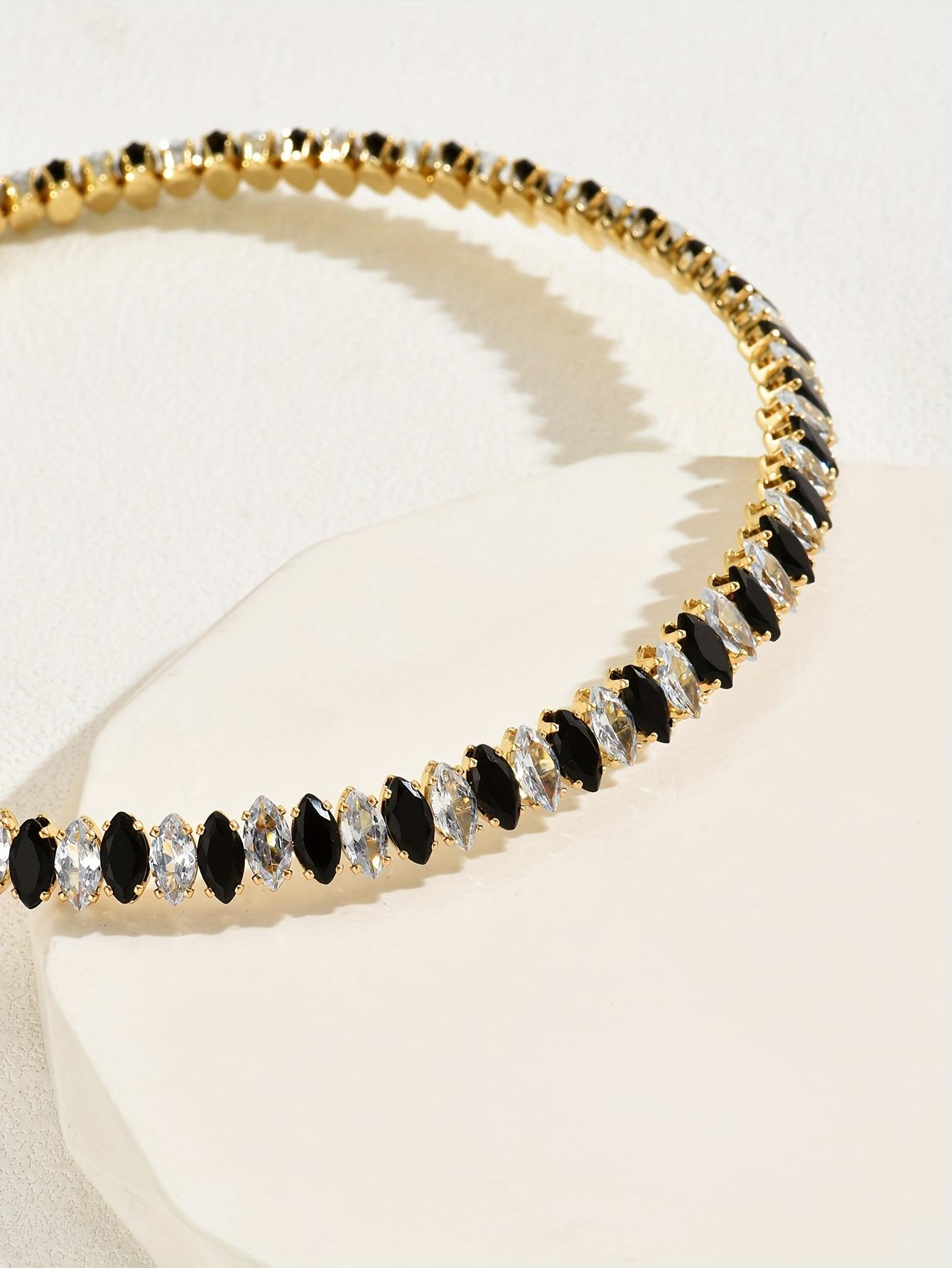 Women's Interlocking Rings Necklace - Features a luxurious copper chain with a transparent synthetic zirconia effect, paired with gold interlocking rings, suitable for weddings/parties/daily wear, comfortable and durable women's jewelry cross men's link