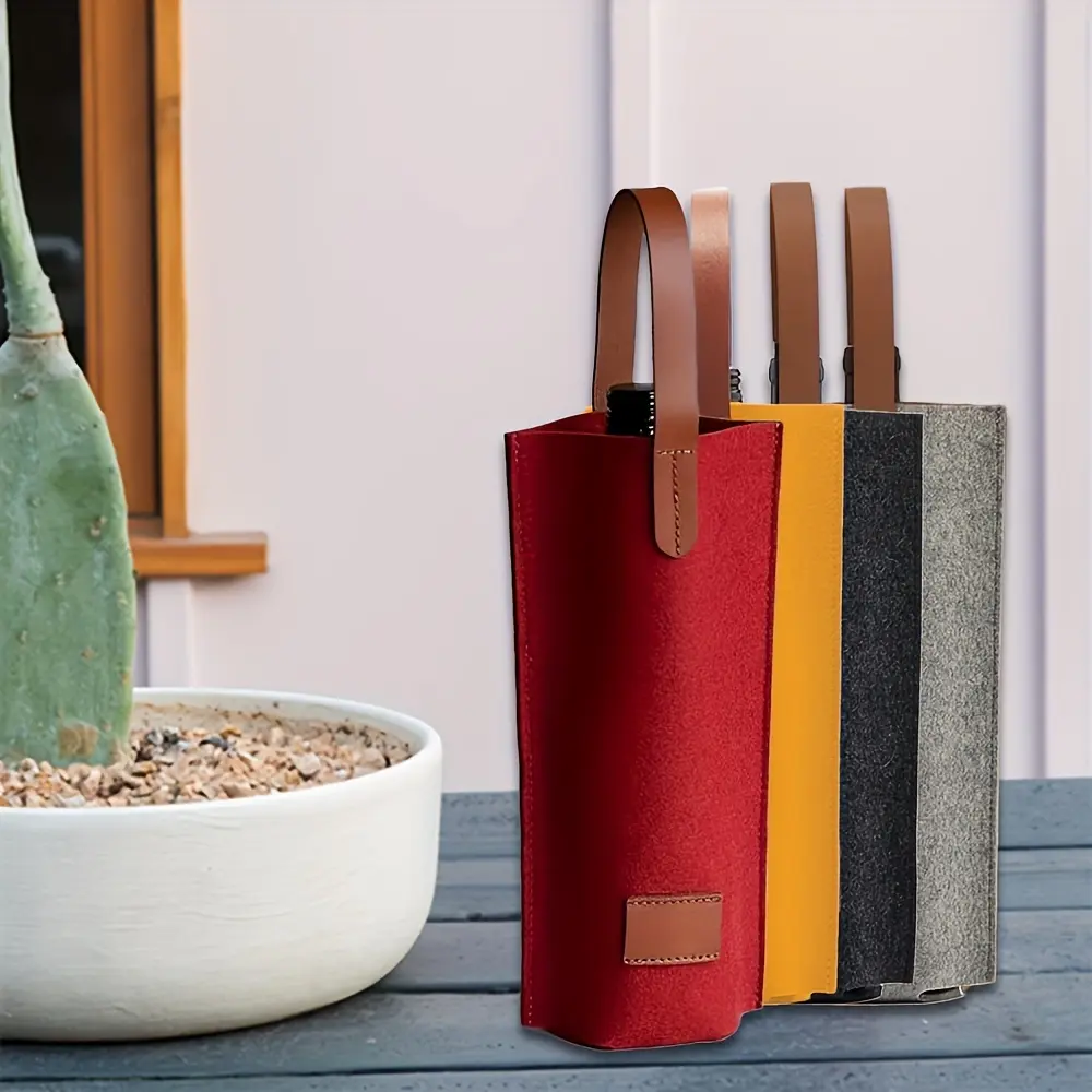 4 pieces of felt wine handbags, portable wine gift bags, simple grey champagne storage bags, single-bottle holder bags, ideal for picnics, camping, parties and gifting, wine party supplies for Christmas and New Year