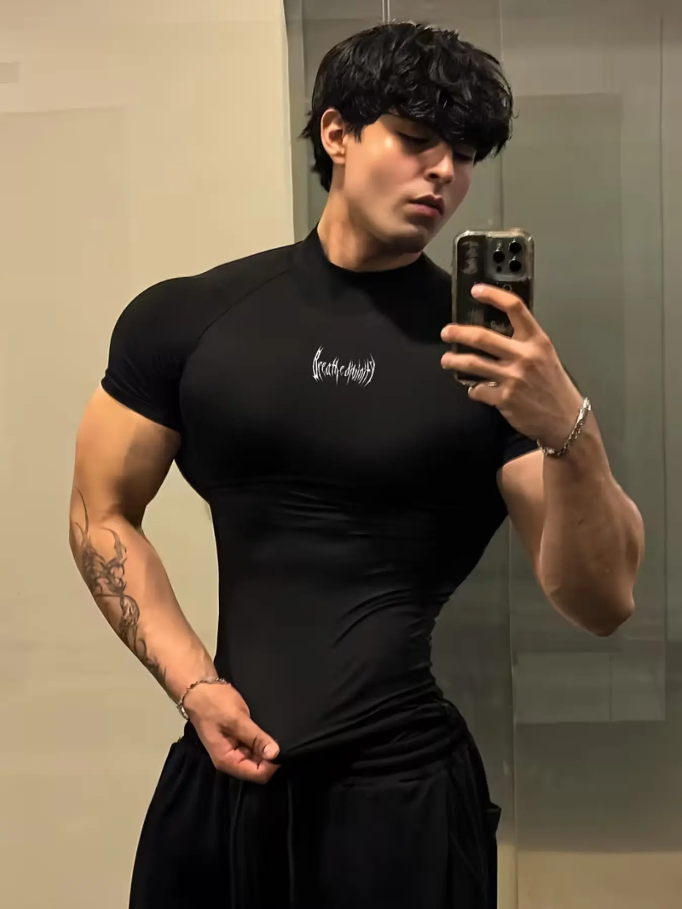 Men's European Style Half High Neck Fitness T-Shirt, Trendy Raglan Cut, High Elasticity Quick-Dry Breathable Fabric, Slim Fit, Ideal for Gym Training, Breathable Sports Shirt