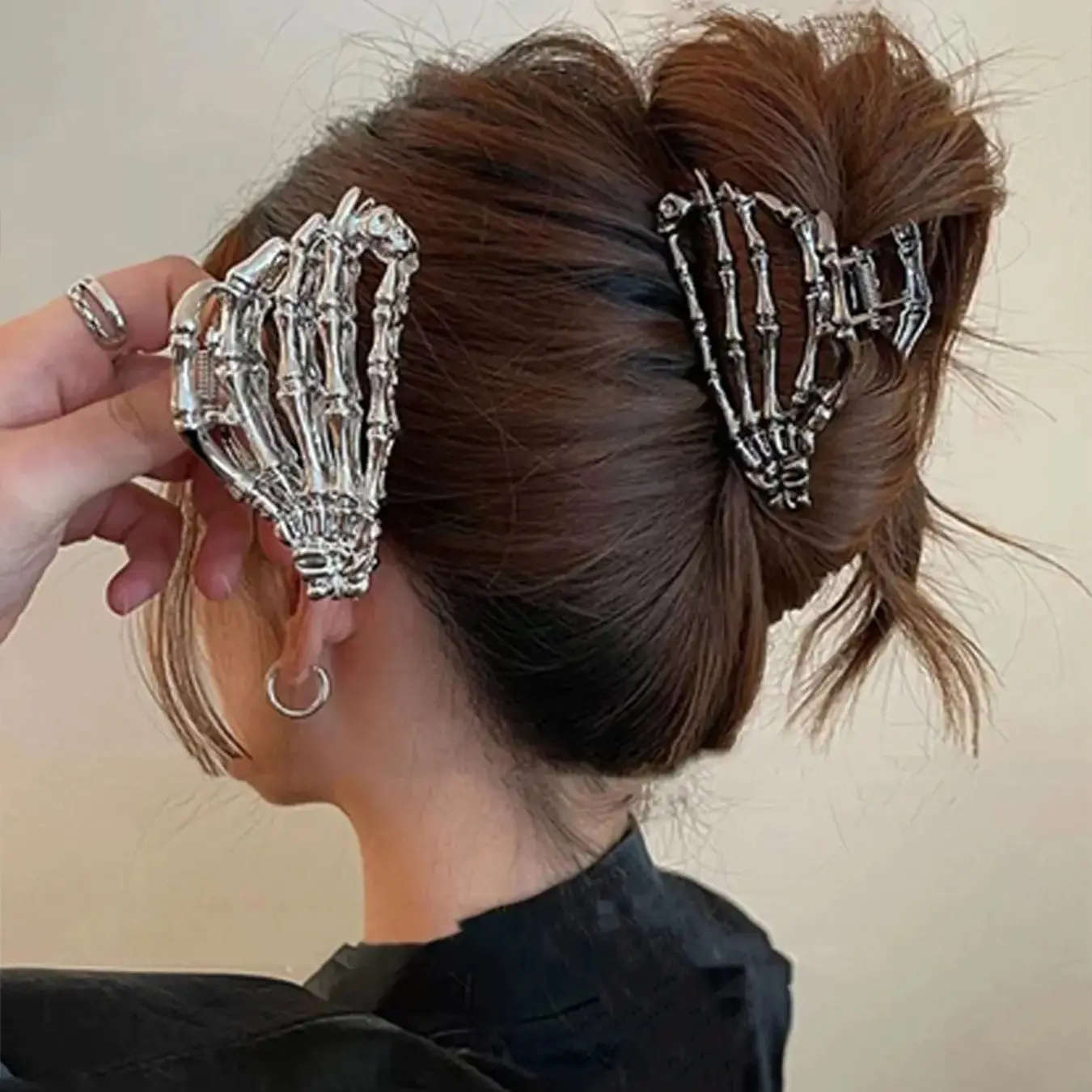 Large Gothic Skeleton Metal Hair Claw for Women, Oversized Claw Clip with Secure Hold, Fashionable Year-round Party & Halloween Accessory, Claw Hair Clips, Decorative Hair Clips