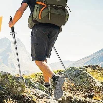 Telescopic Shock-Absorbing Trekking Poles, Three-Section Aluminum Alloy Non-Slip Hiking Sticks, Outdoor Mountaineering and Cross-Country Walking Canes, Portable Mountaineering Equipment