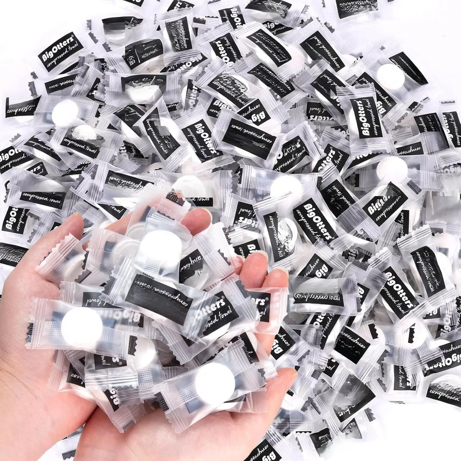 500pcs Compact Compressed Towels for Adults - 0.8"x0.3" Travel Size, Non-Synthetic Hygienic Disposable Washcloths, 8.7"x8.7" Expandable Wipes Tablets for Outdoors, Home Bathroom Supplies, 8.7*8.7 Inches, 0.8" X 0.3"