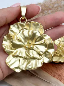1pc Matte Gold Large Flower Pendant, Rose Design with Hammered Textured Petals, Oversized Floral Charm for Statement Necklaces and BOHO Jewelry Making
