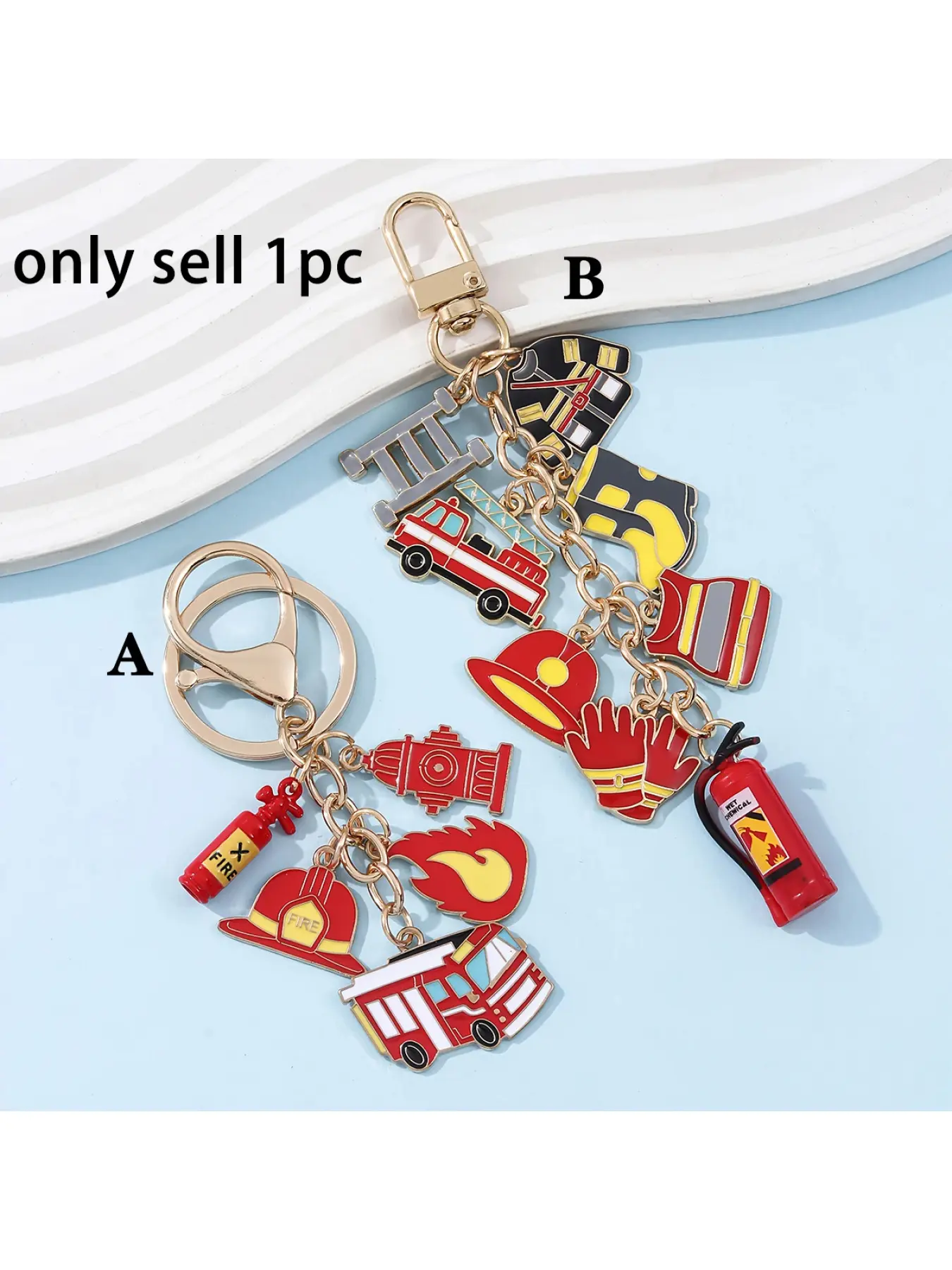 This firefighter keychain, Metal Keychains adorned with fire extinguisher and fire truck designs, is durable and makes an excellent gift for firefighters, as well as a wonderful way to express gratitude