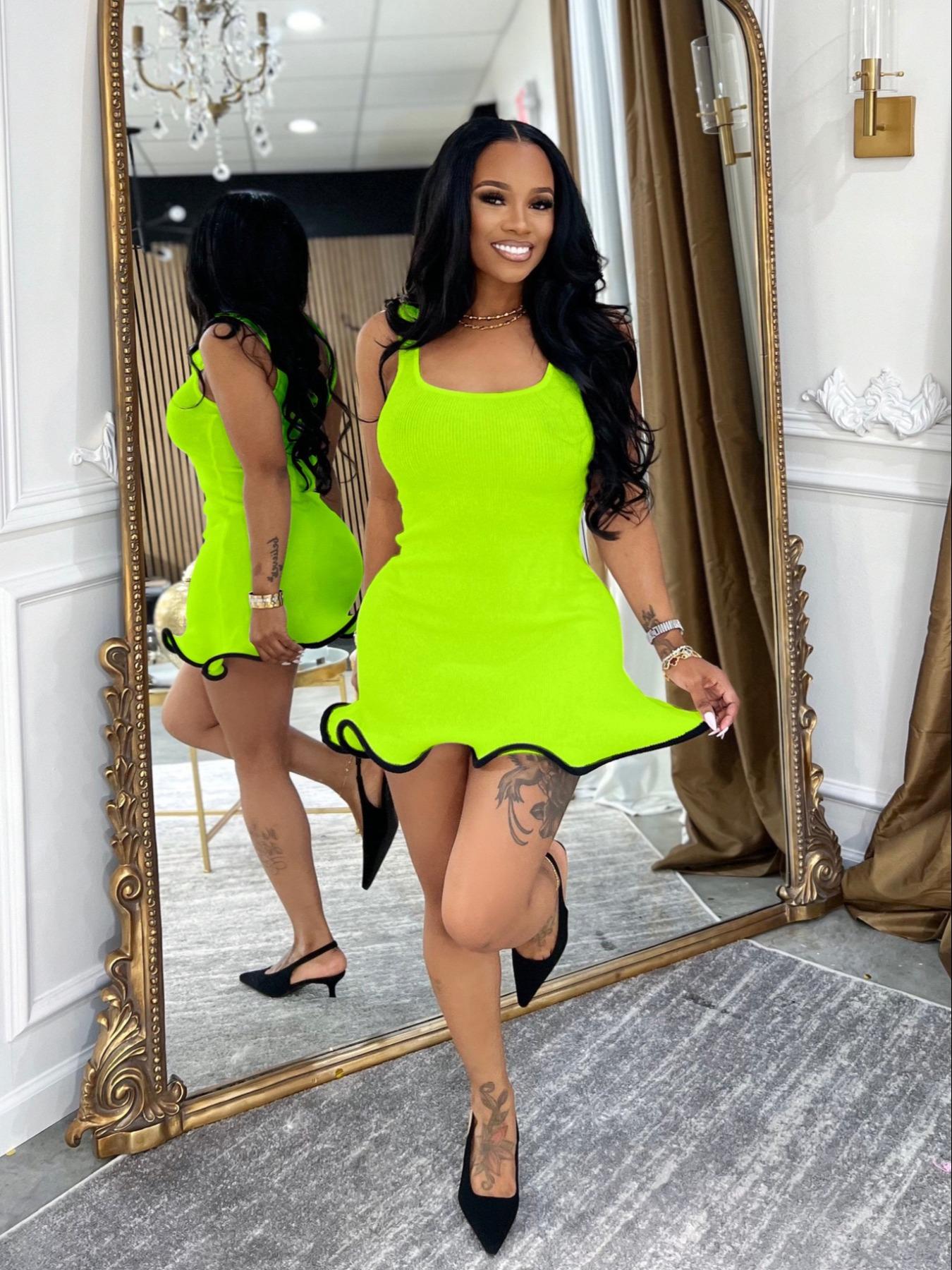 Women's Casual Sleeveless Dress, Casual Chic Dress, Fashionable Breathable Wavy Hem Design, Tight-Fitting Summer, Perfect for Daily Wear & Parties