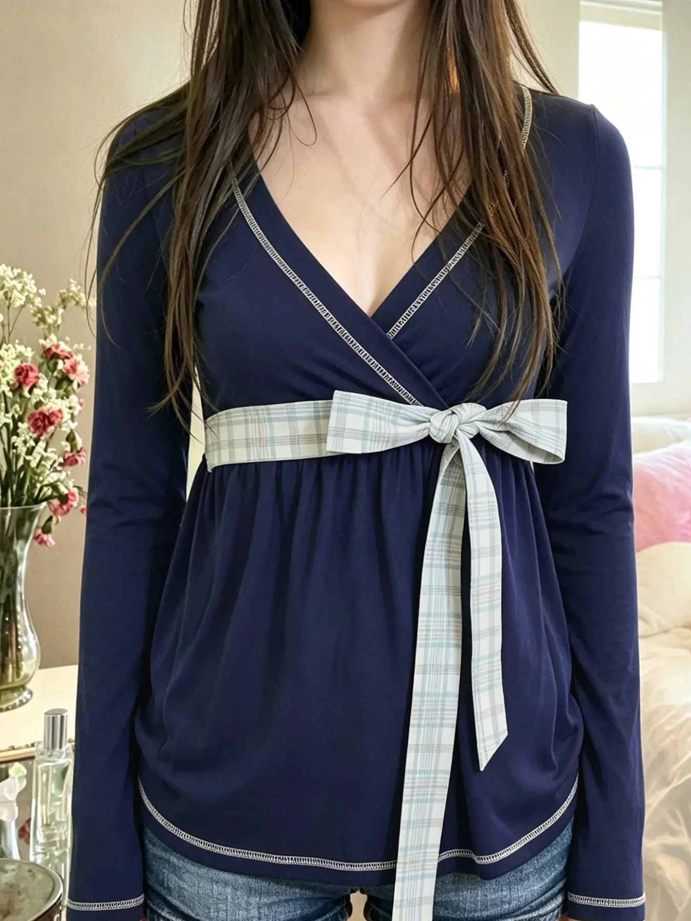 Y2K Style Women's Tie Front V Neck Patchwork Plaid T-Shirt, Loose-Fitting Long Sleeve A-Line Top, Casual Fall Fashion New Arrival, Casual Daily Tops