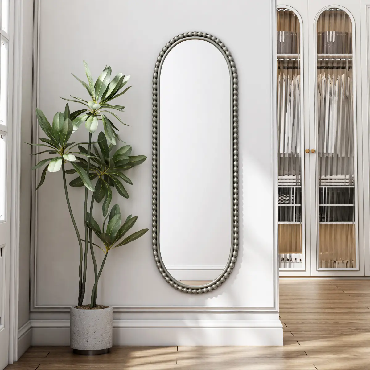 Silver Oval Glass Wall-Mounted Mirror, Durable Vintage Iron Art Design, Antique Home Decor for Living Room, Bedroom, Silver Oval Glass Wall-Mounted Mirrors