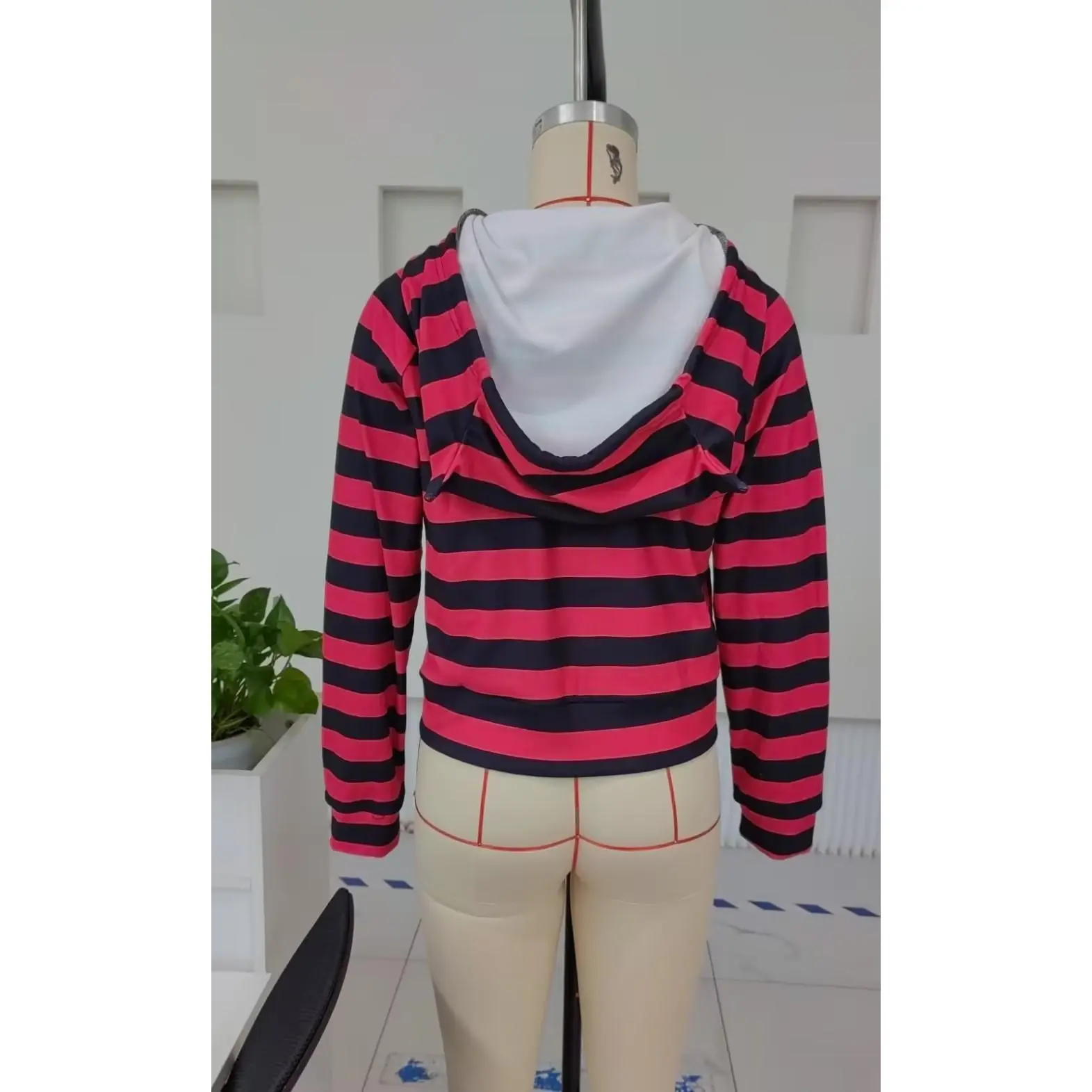Y2K Striped Zip Up Hoodies Sweatshirts for Women E-girl Gothic Emo Mall Goth Sweatshirts 2000s Retro Harajuku Jackets Streetwear