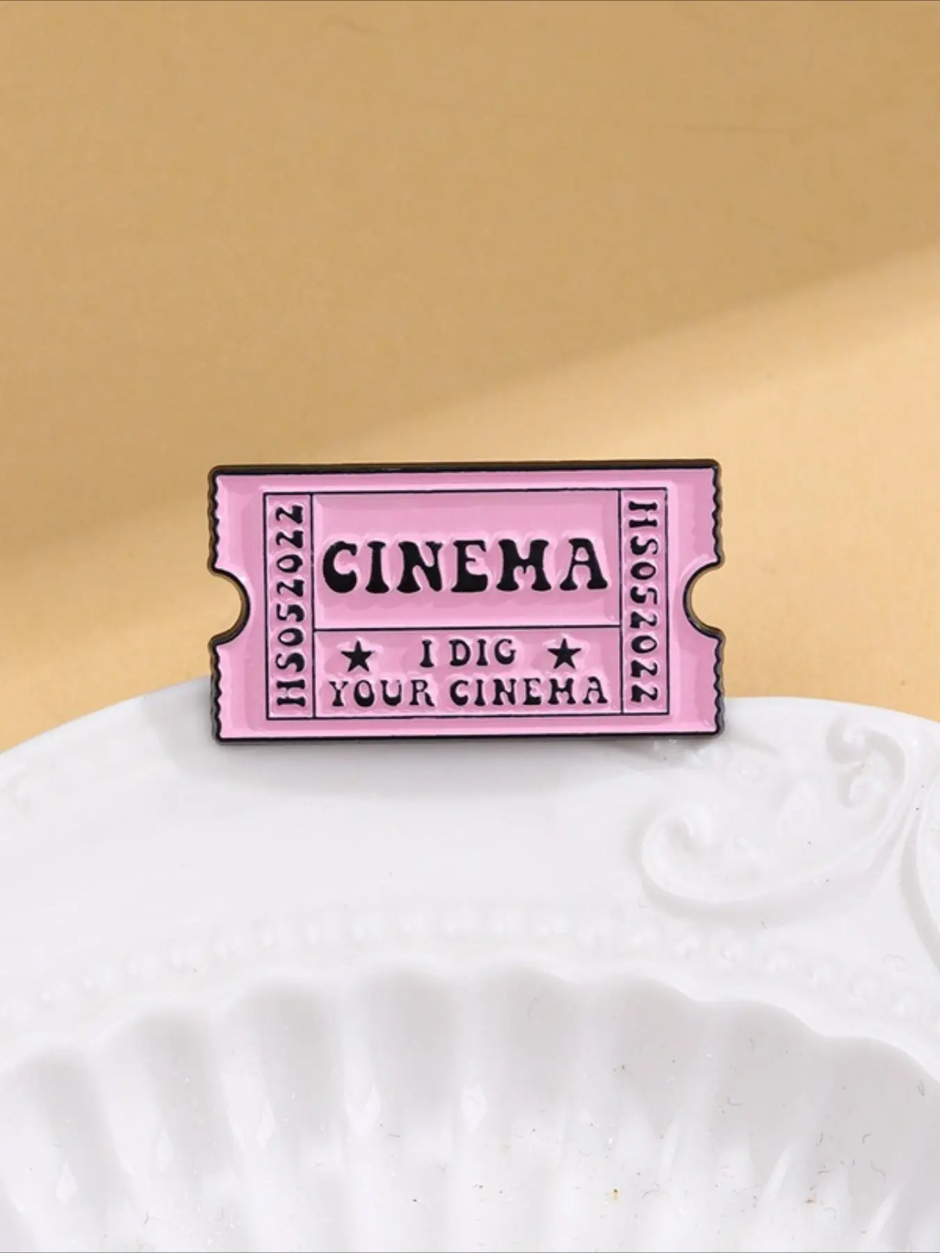 Vintage Cinema Ticket Enamel Pin, "I Dig Your Cinema" Pink Movie Ticket Brooch, Retro Film Themed Metal Lapel Pin, Women's Coat Backpack Accessories