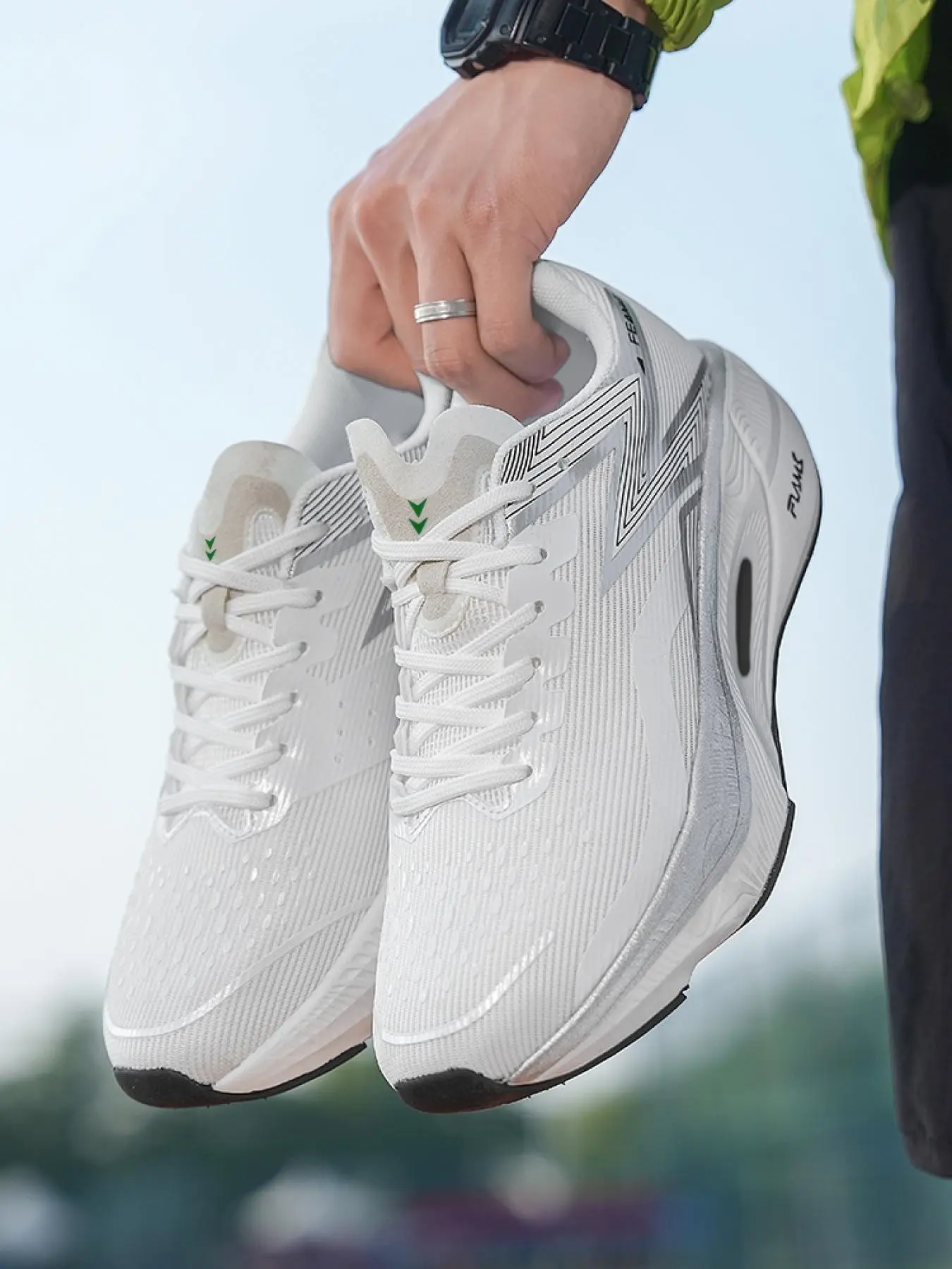 Family Racing Sneakers, Sporty Running Shoes, Trendy Running Shoes, Breathable Mesh Upper, Lightweight Cushioned Sole, Stylish Line Decor, Comfortable Fit, Ideal for Running & Daily Use