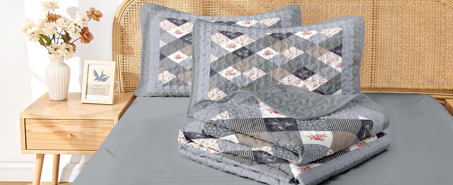 Patchwork Set Queen Size, Floral Rustic 3 Pcs Soft Bed Cover Bedding Set, Boho Flowers Lightweight Bedspread Coverlet with 2 Pillow Shams for All Season