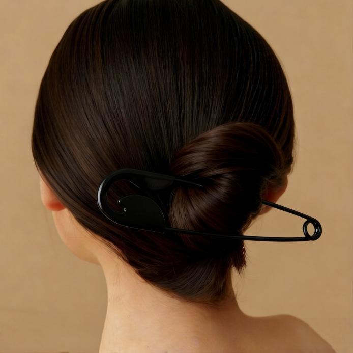 Simple and creative bright silver pin metal hairpin, large hair volume, stylish headwear on the back of the head