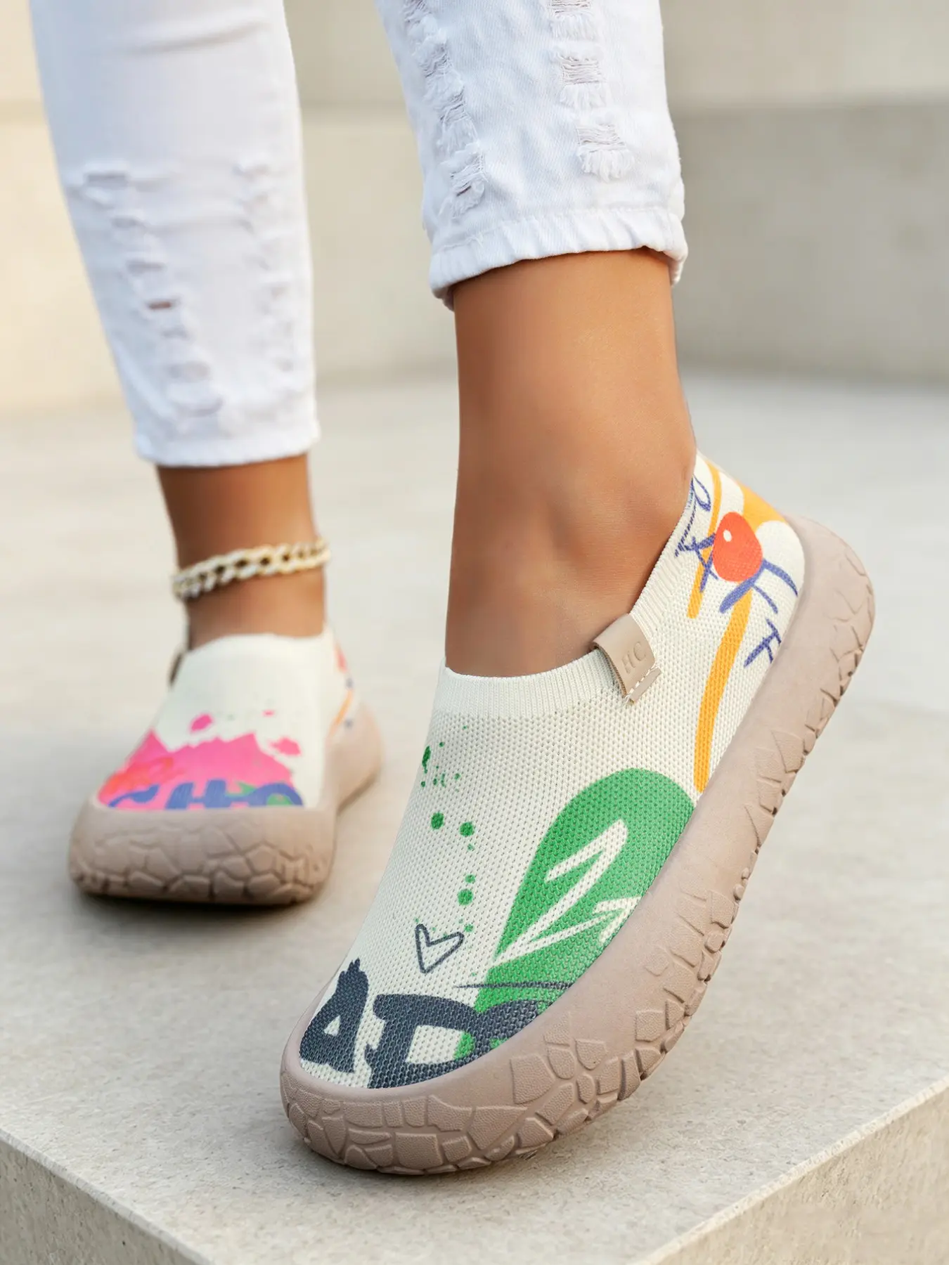 Women's Trendy Graffiti Letter Fruit Print Hollow Mesh Slip-On Platform Walking Loafers, Breathable Quick Dry Lightweight Non-Slip Rugged Flatform Thick Sole Casual Outdoor Shoes for Summer Beach Travel & Daily Street Outfits