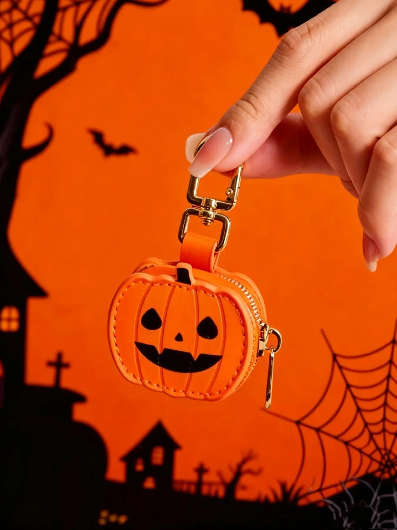 Halloween cute mini pumpkin pendant ornament, casual daily atmosphere leather keychain, can store loose change