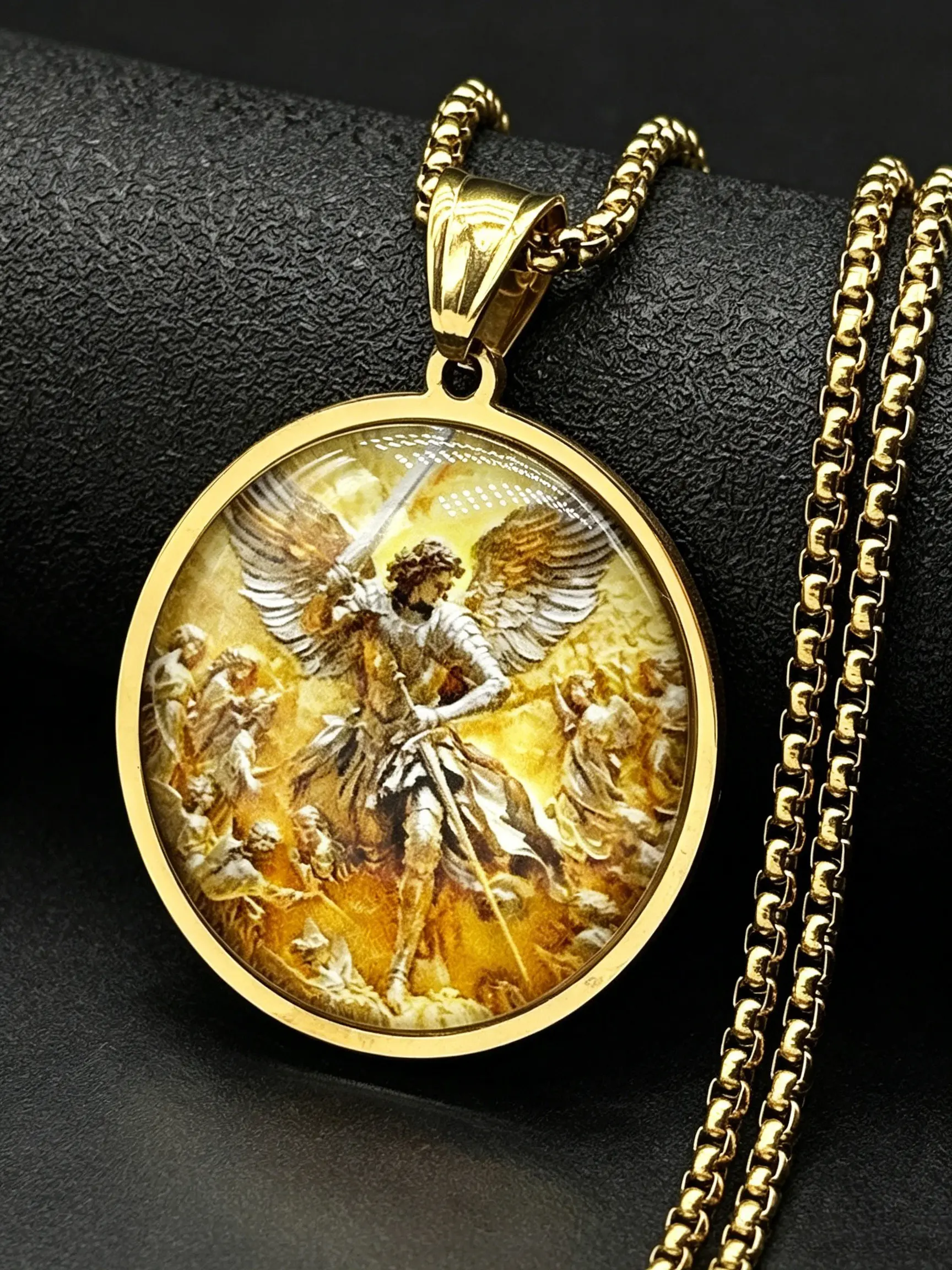Archangel SAINT MICHAEL PROTECT US Glass Cabochon Medal Pendant Necklace Chain Jewelry Stainless Steel Gold Plated Christian Amulet Jewelry