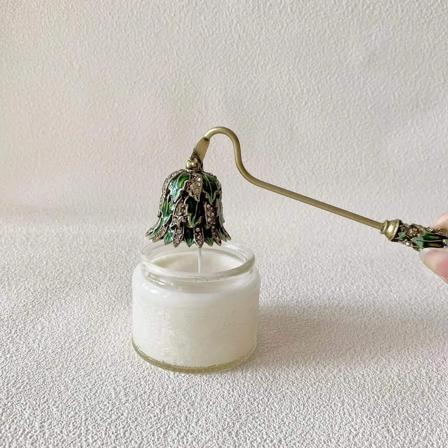 Elegant Candle Snuffer with Crystal Handle, Perfect for Parties, Weddings, and Home Decor, Shimmering Design for Special Occasions