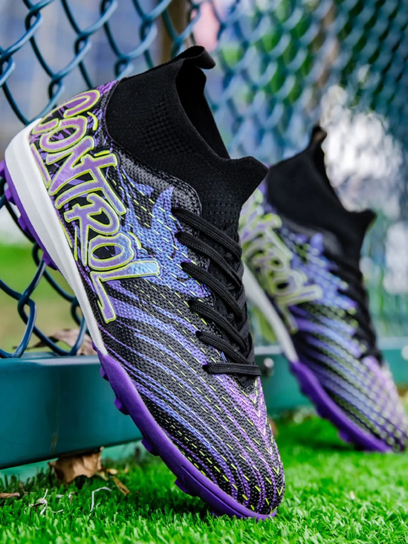 High Top Trendy Soccer Shoes for Men and Women, Long and Short Nails, Elastic Ankle Support, Breathable Mesh, Sizes 35-45, Artificial Grass Friendly, Football Boot