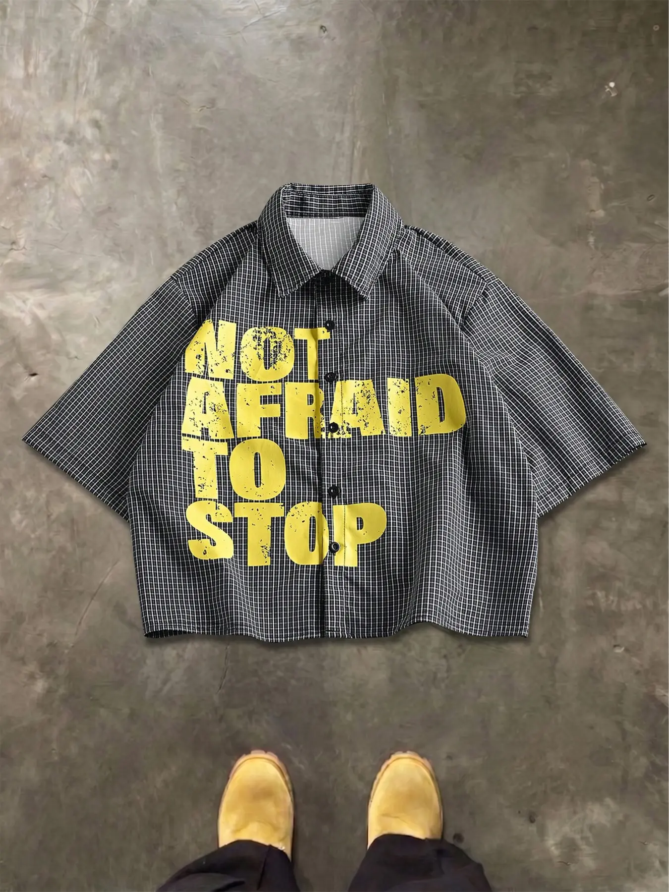 Men's Trendy Button Up Shirt, Casual Tops, Retro Vintage Plaid Checked Shirt with Yellow Slogan Graphic Print, Street Style Men's Short Sleeve Lapel Shirts, Y2K Grunge Aesthetic, Distressed Style, Casual Wear Tops for City Walk and Skateboarding