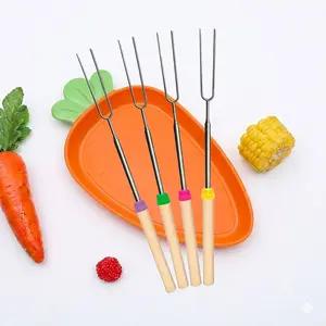 Marshmallow Roasting Sticks, Telescoping Smores BBQ Forks, 32 Inch Long Metal and Wooden Barbecue Skewers for Camping & Bonfires, Barbecue Utensils, Barbecue Accessories, BBQ Tools