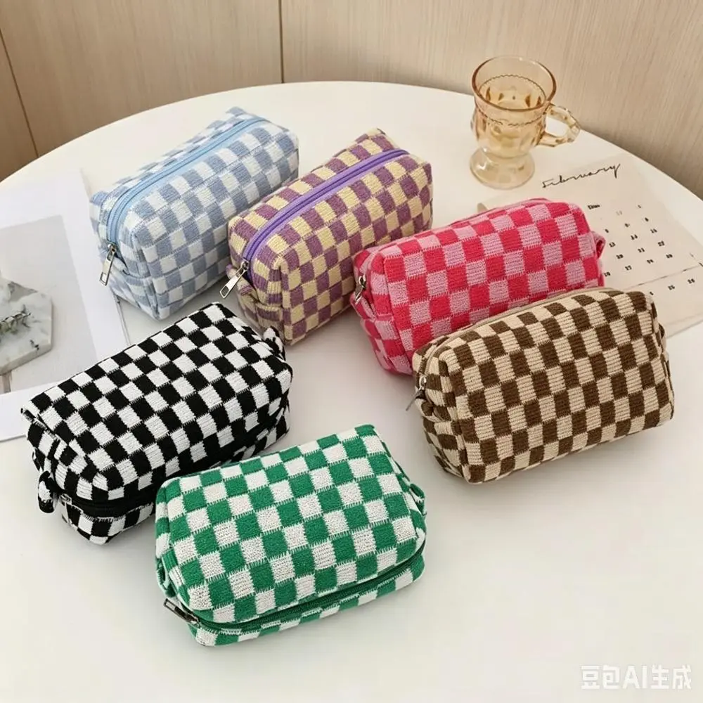 Retro Checkerboard Knit Makeup Bag, Cozy Look Cosmetic Pouch for Travel, Spacious Multi-Function Organizer with Spring Top Closure, Bag Organization, Knitted, Artificial, Cosmetic Bag, Checkered