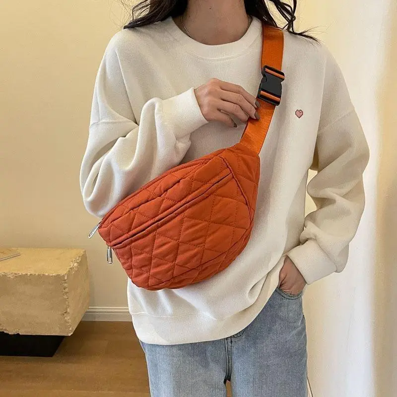 Women's Quilted Argyle Pattern Bum Bag - Casual, High Quality Durable Craftsmanship, Embossed Fabric, Full-Zip Closure, 2-Way Adjustable Strap, Lightweight Convertible Crossbody for Travel & Outdoor Gym Use
