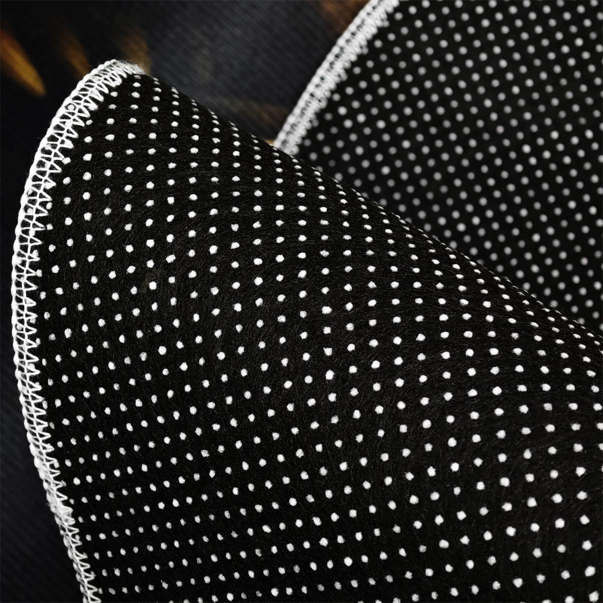 Fashion Anime Character Carpet, Cool Street Style Round Rug, Durable No Fuzz Fabric, Suitable for Living Room Bedroom Closet