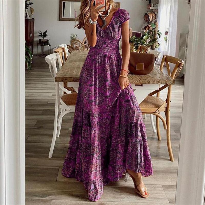 2022 New Model: Vintage-style long dress with a cinched waist and floral print, large hemline dress